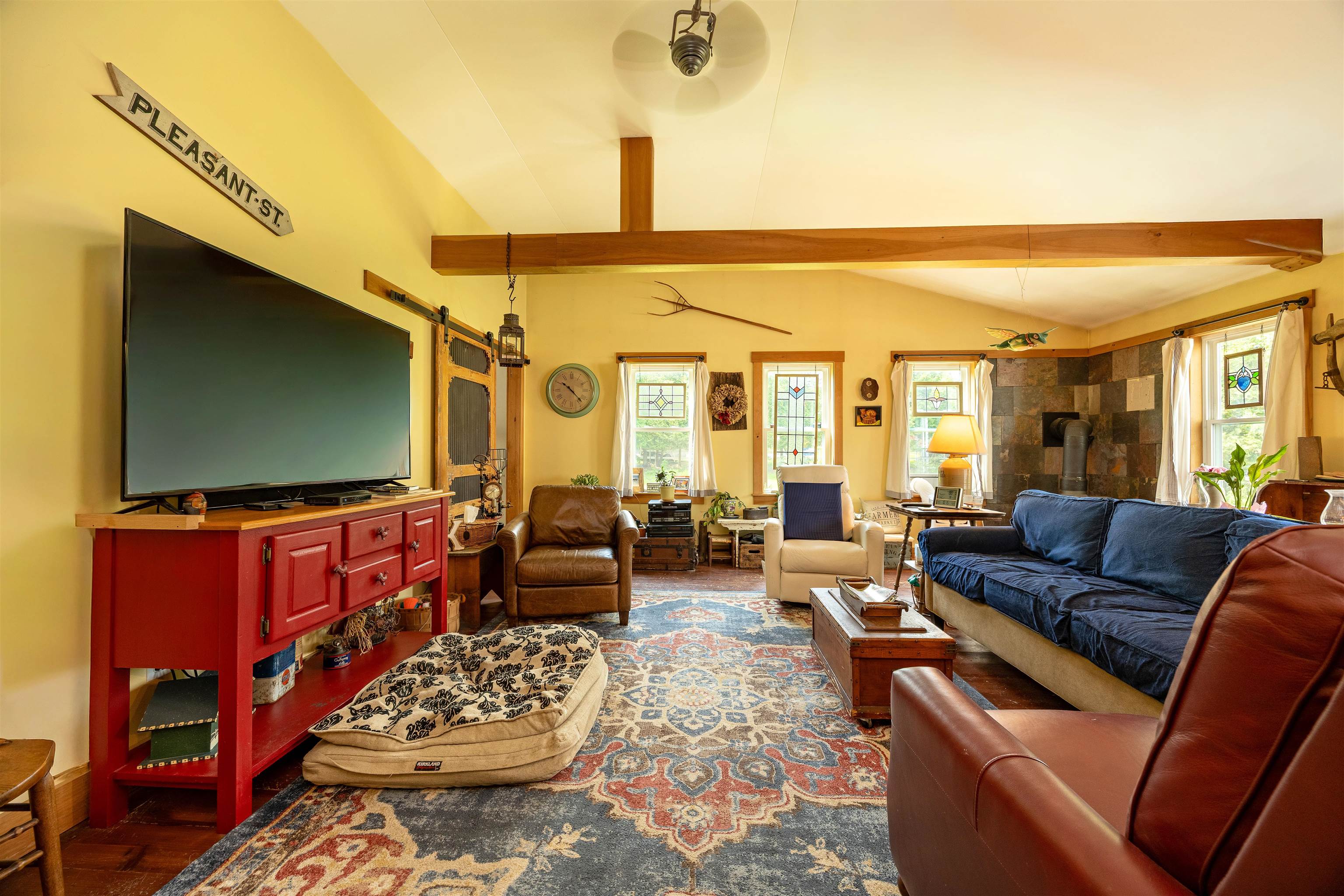 13 Pleasant St, Lancaster, NH 03584
