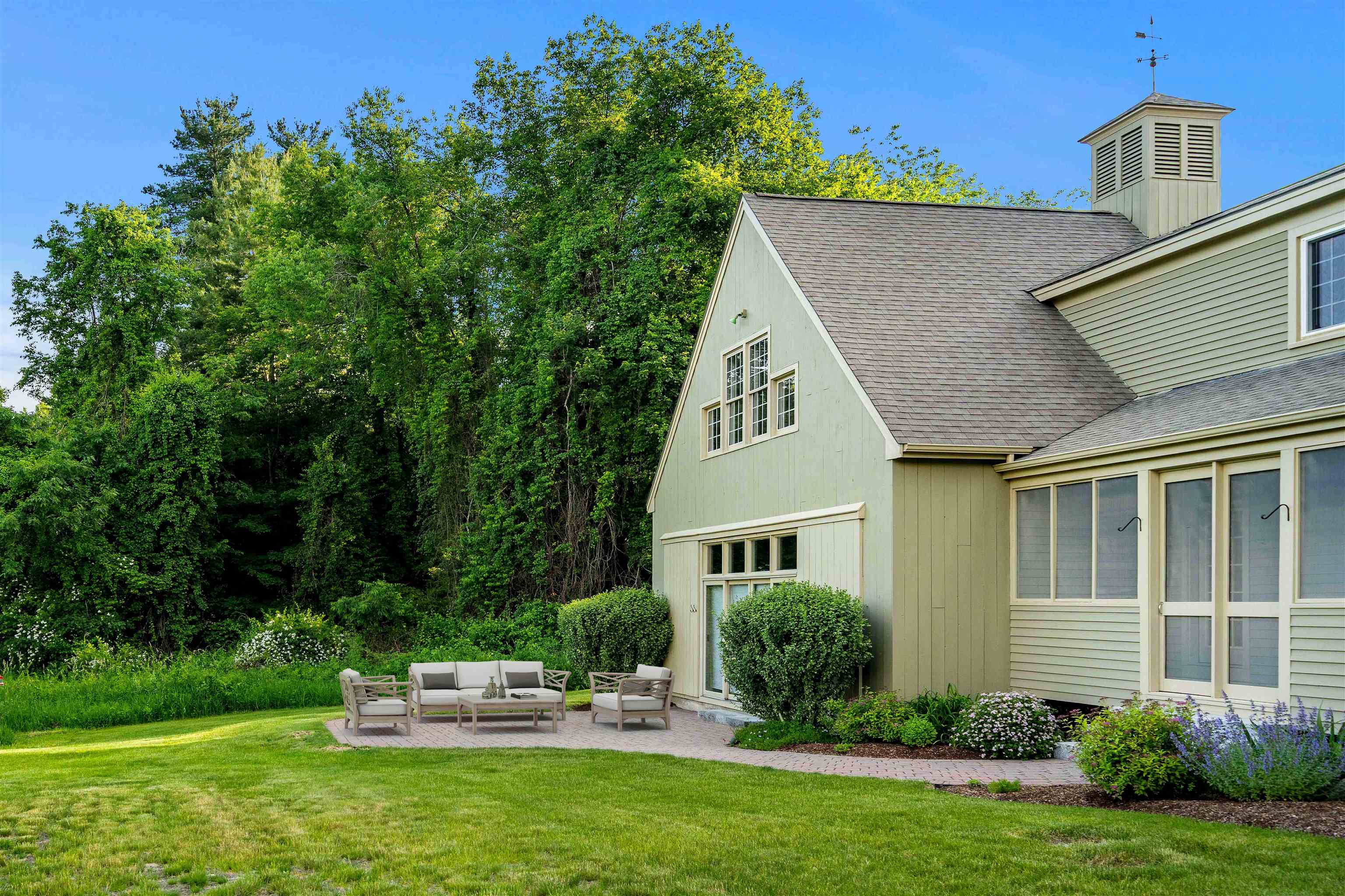 72 Joppa Hill Rd, Bedford, NH 03110