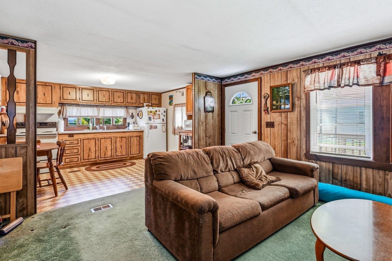 51 Cormier Dr, Rochester, NH 03867