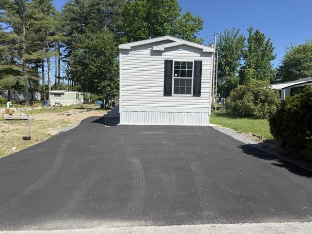 13 Noble Pl, Londonderry, NH 03053