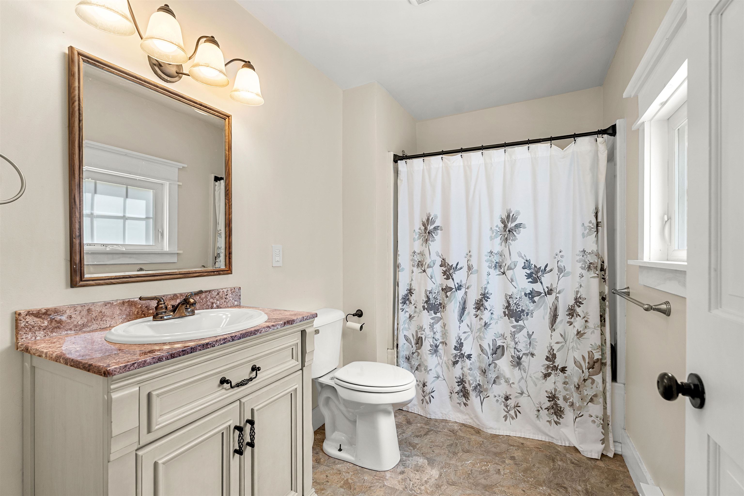 61 Sofia Way, Nottingham, NH 03290