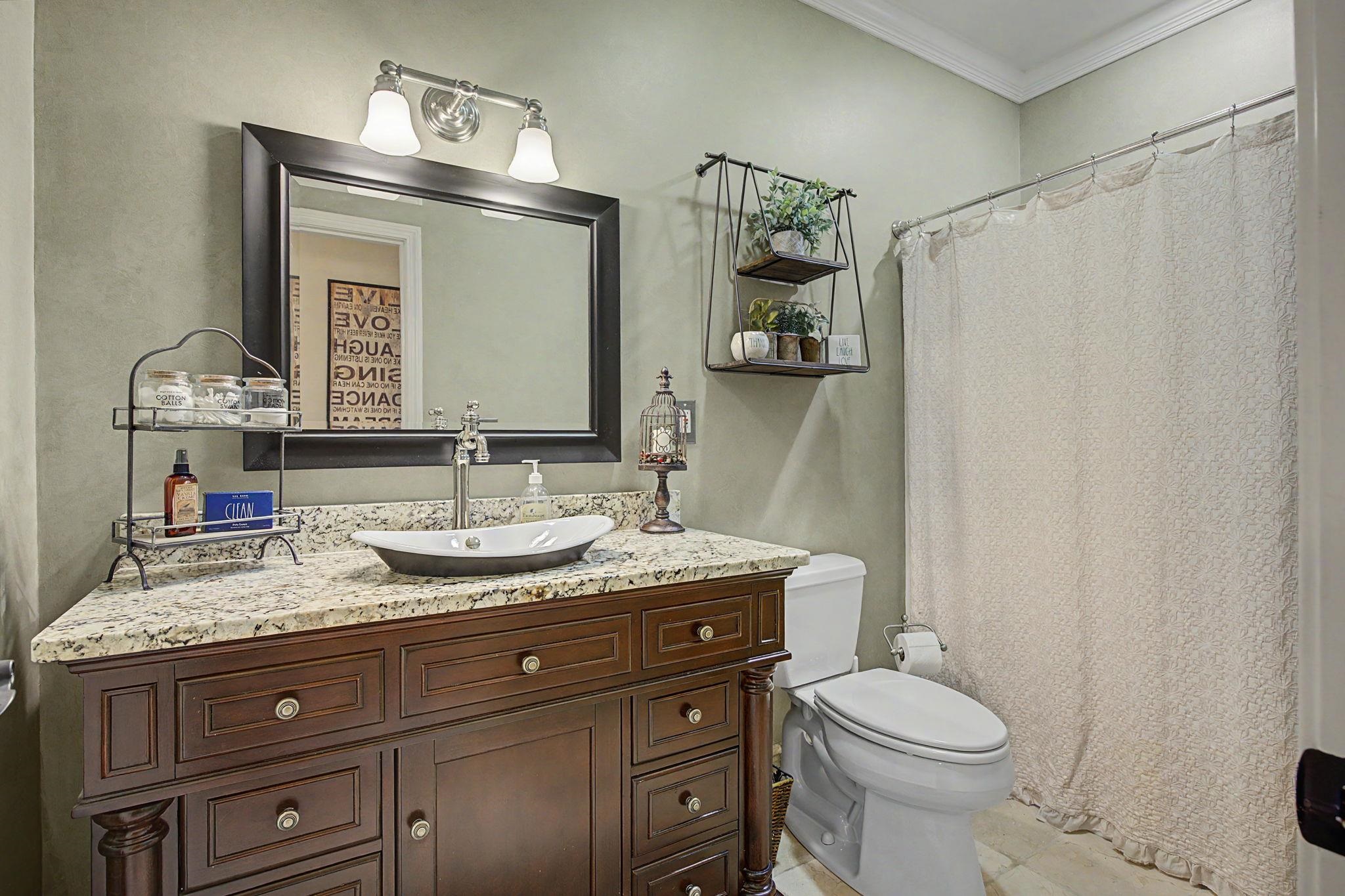 93 Wells Village Rd, Chester, NH 03036