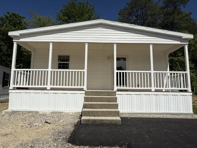 70 Norwich Pl, Londonderry, NH 03053
