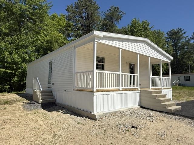 70 Norwich Pl, Londonderry, NH 03053