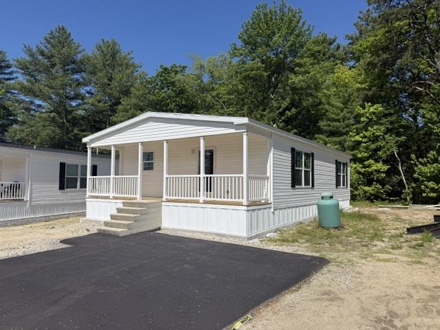 70 Norwich Pl, Londonderry, NH 03053