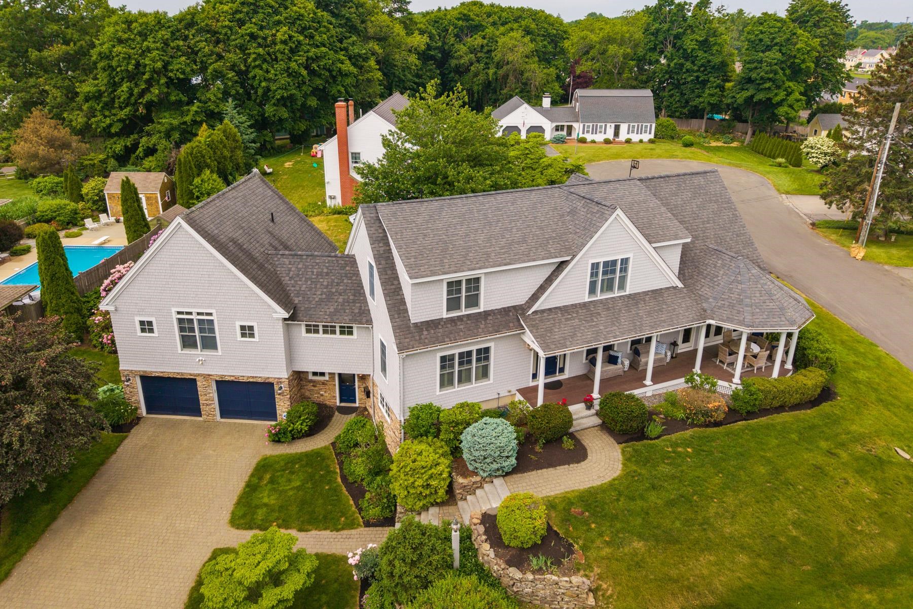 31 Pleasant Point Dr, Portsmouth, NH 03801