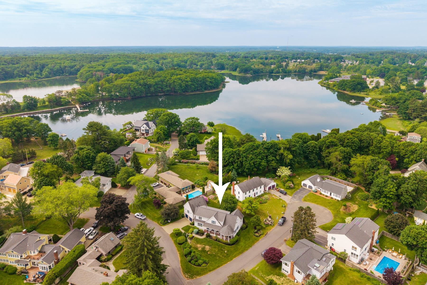 31 Pleasant Point Dr, Portsmouth, NH 03801