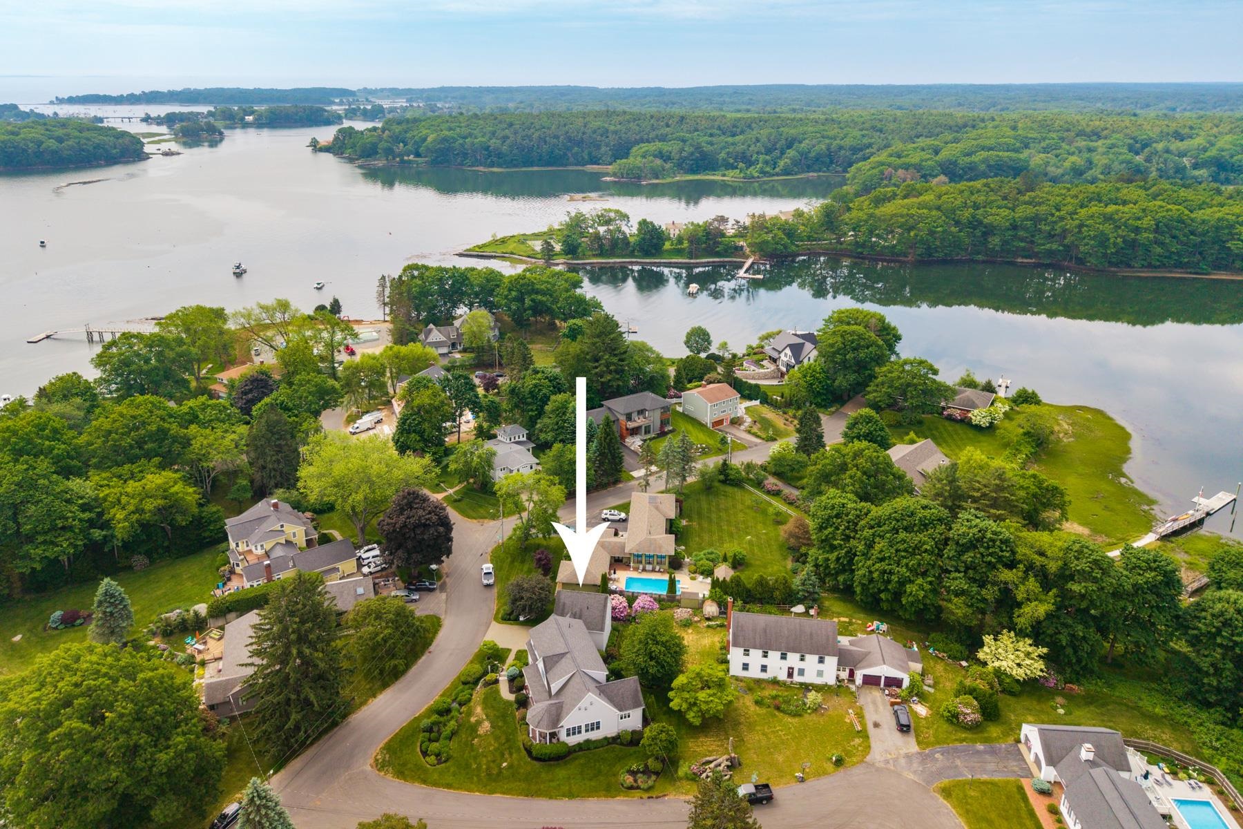 31 Pleasant Point Dr, Portsmouth, NH 03801