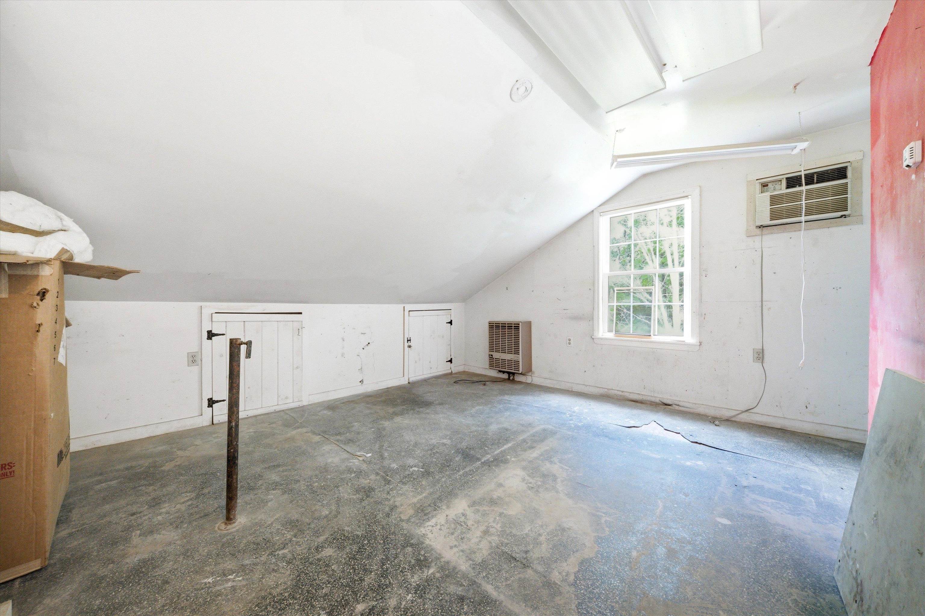 221 School St, Tilton, NH 03276