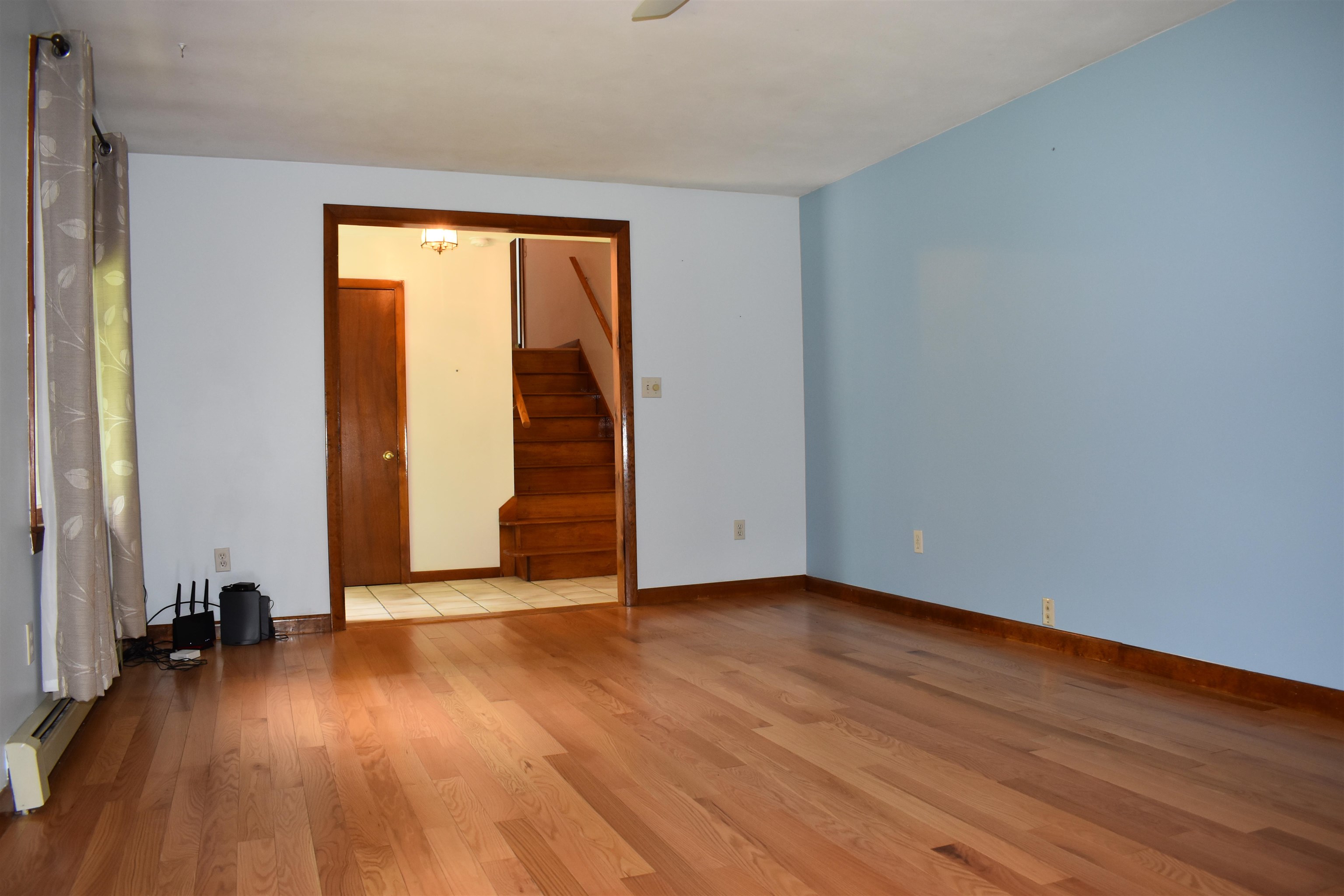 1 Whitneys Grv, Derry, NH 03038
