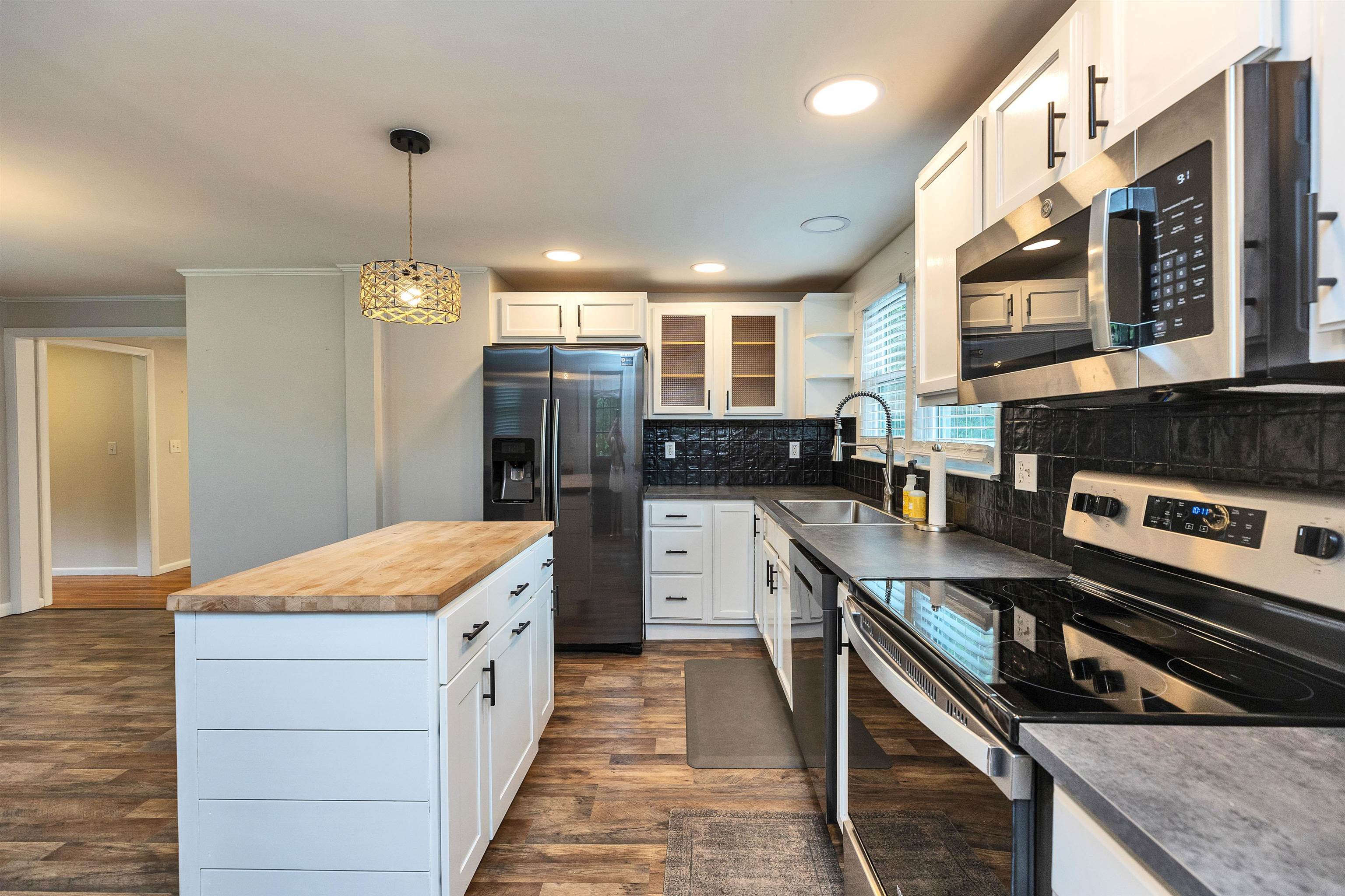 29 Goyette Dr, Peterborough, NH 03458