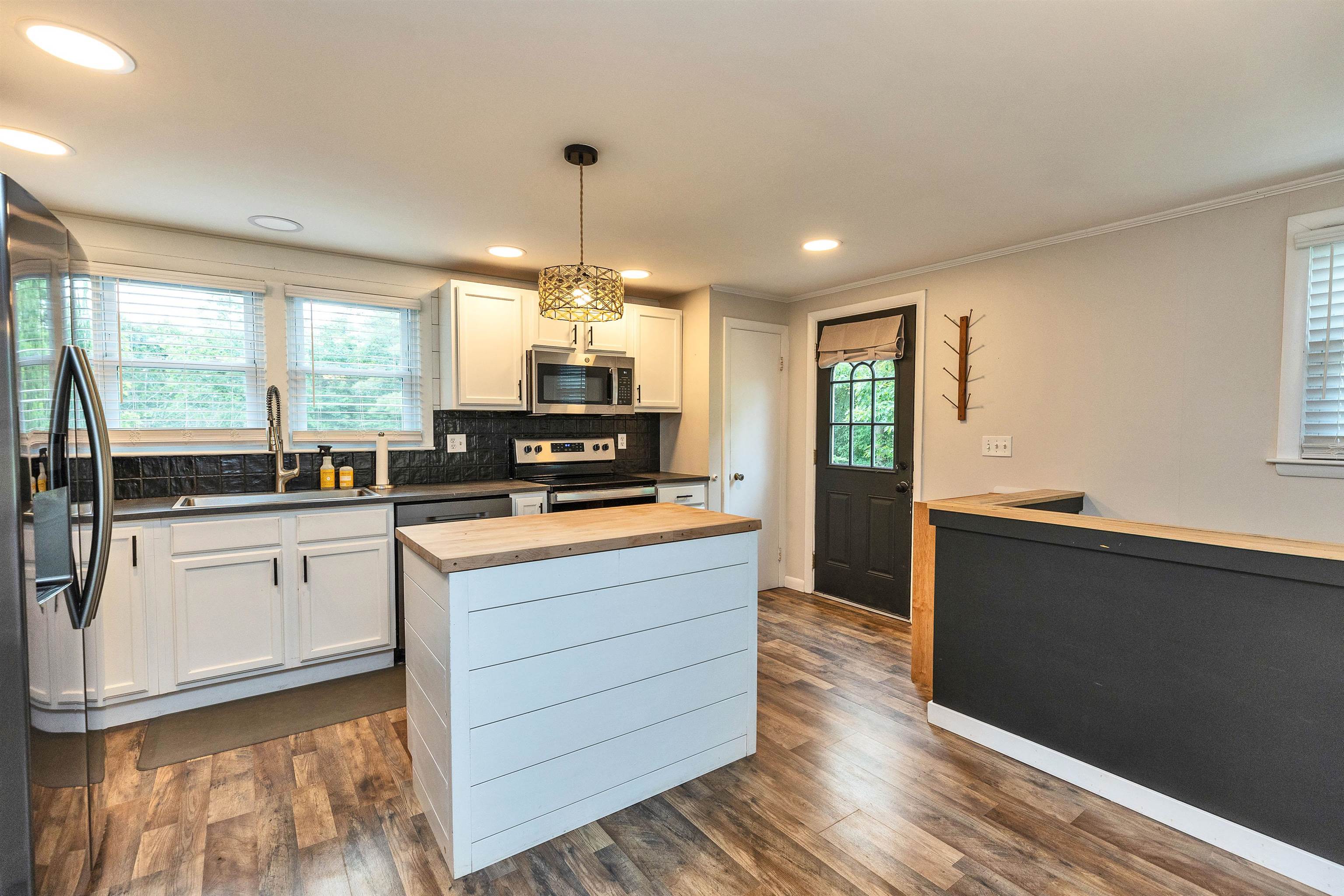 29 Goyette Dr, Peterborough, NH 03458