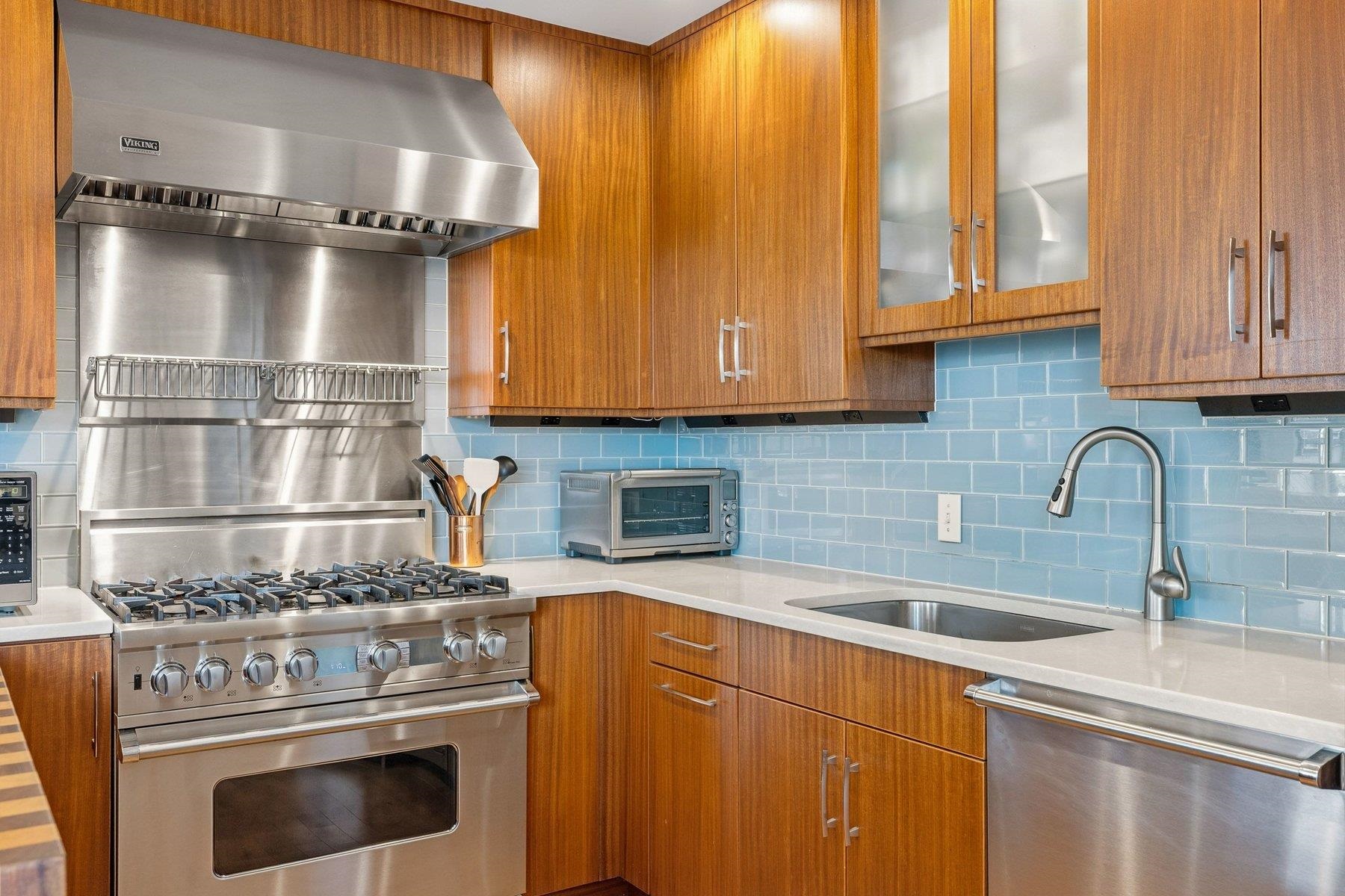 51 Islington St #201, Portsmouth, NH 03801