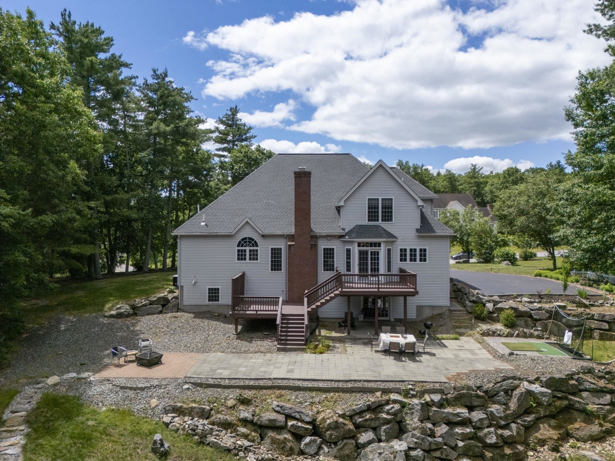 84 Searles Rd, Windham, NH 03087