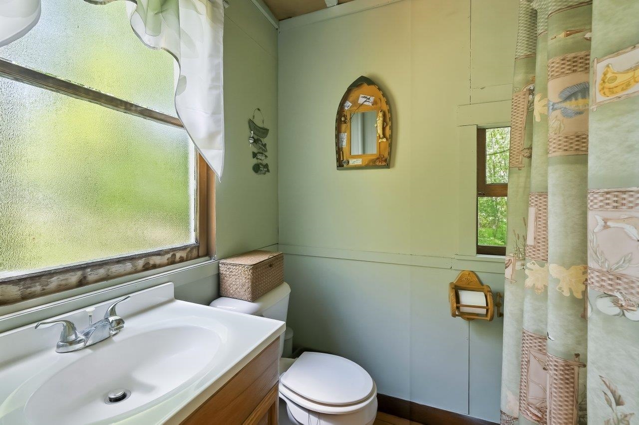 365 Jenness Pond Rd, Northwood, NH 03261