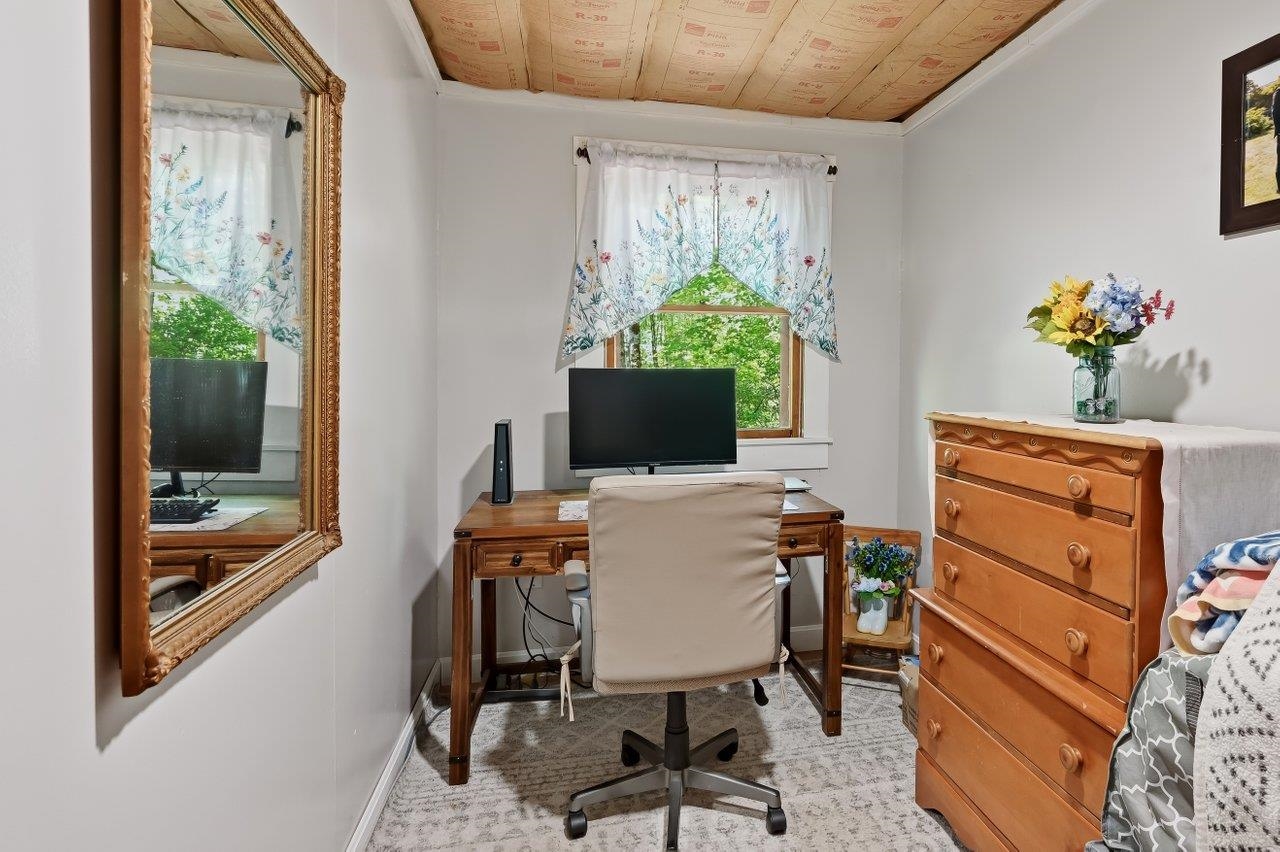 365 Jenness Pond Rd, Northwood, NH 03261