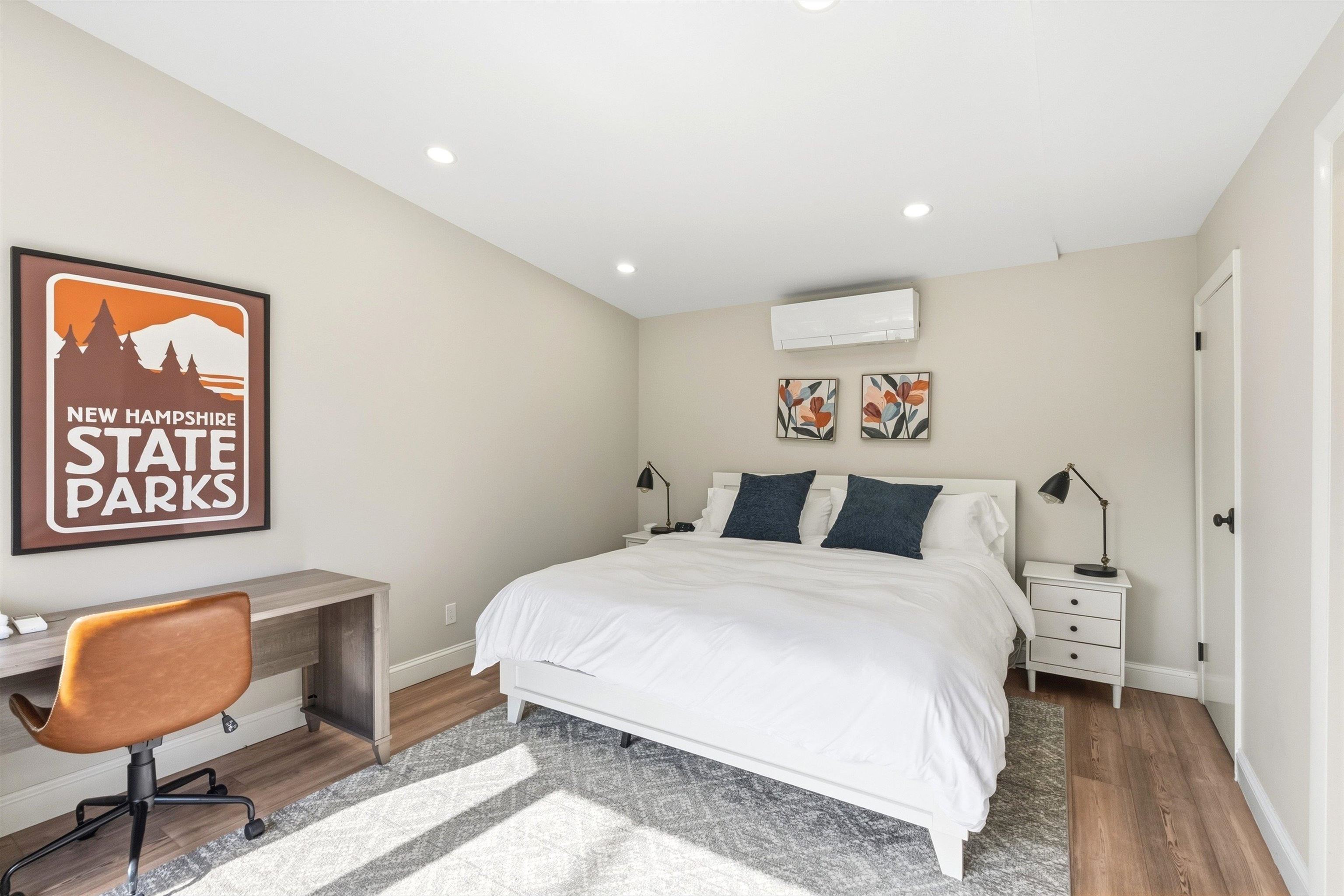 First Floor Bedroom with 1/2 Bath 25604290