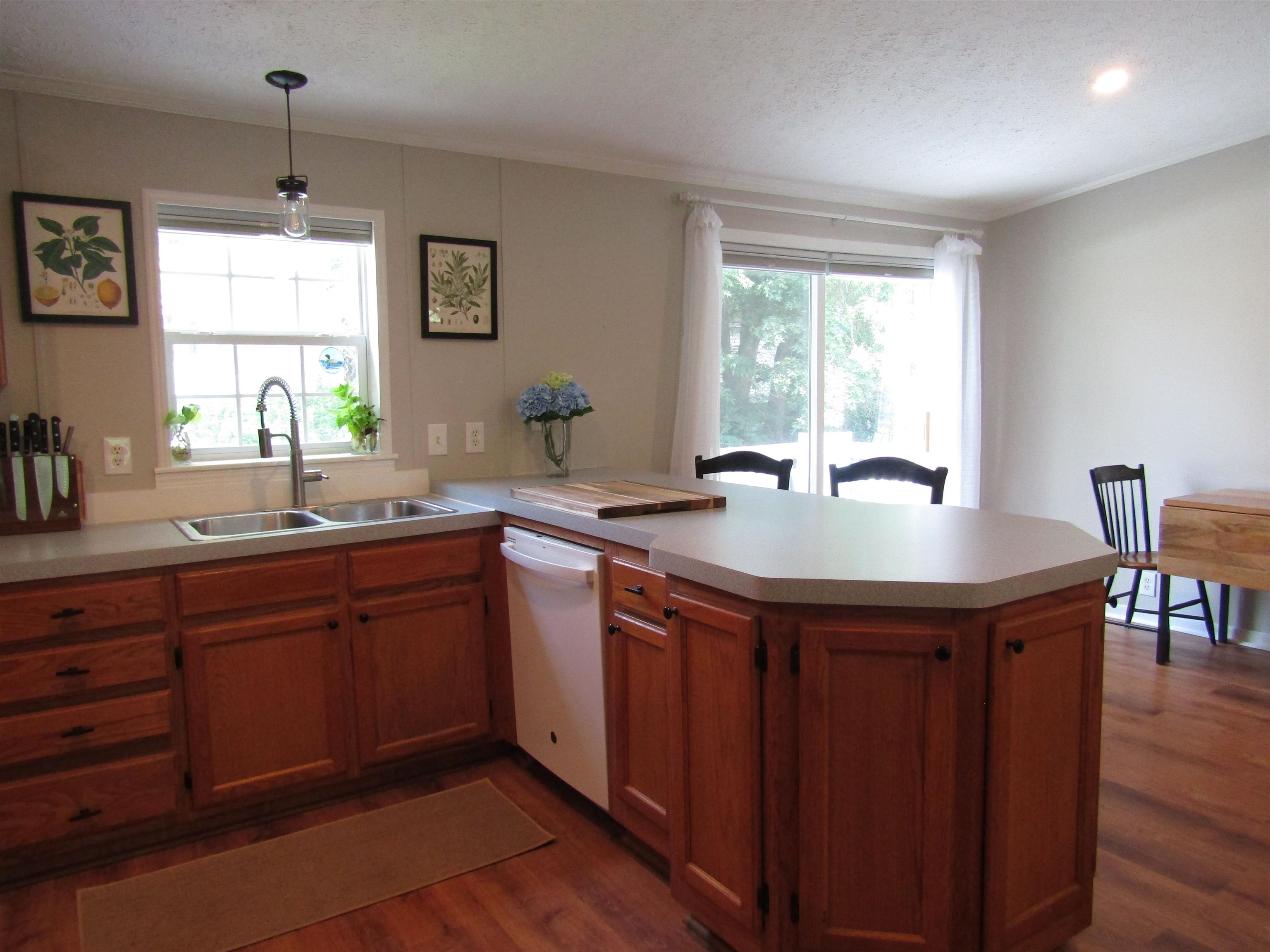21 Eric Ave, Nashua, NH 03062