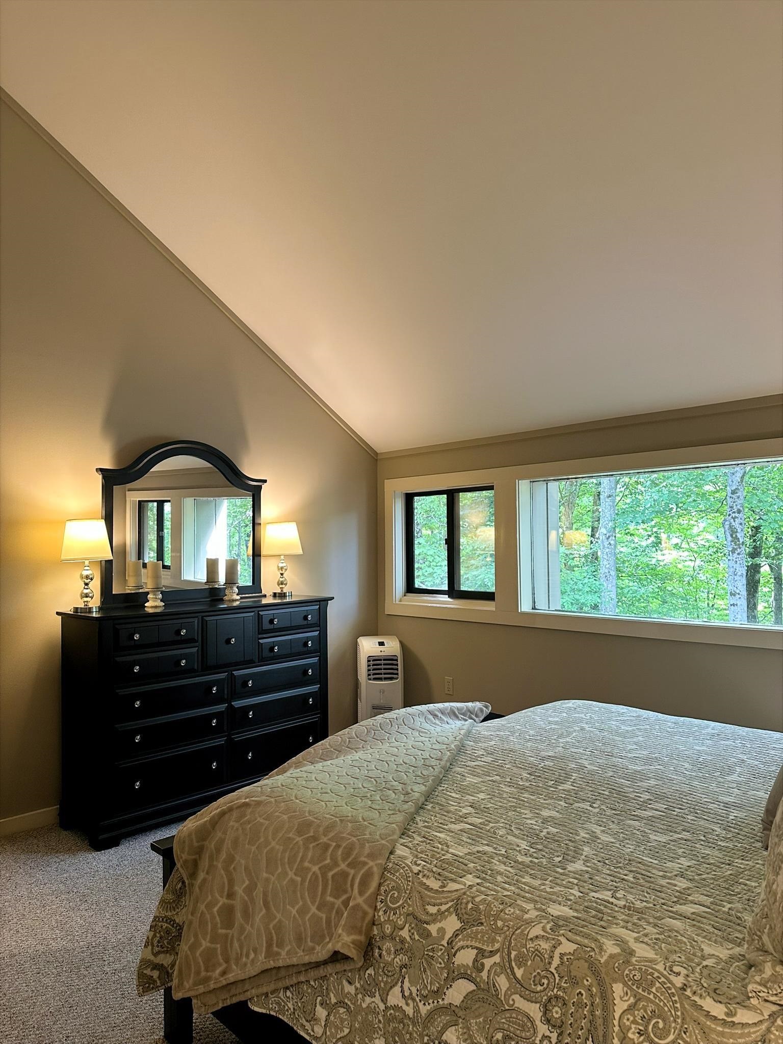 6 Easterly Rd #1, Lincoln, NH 03251