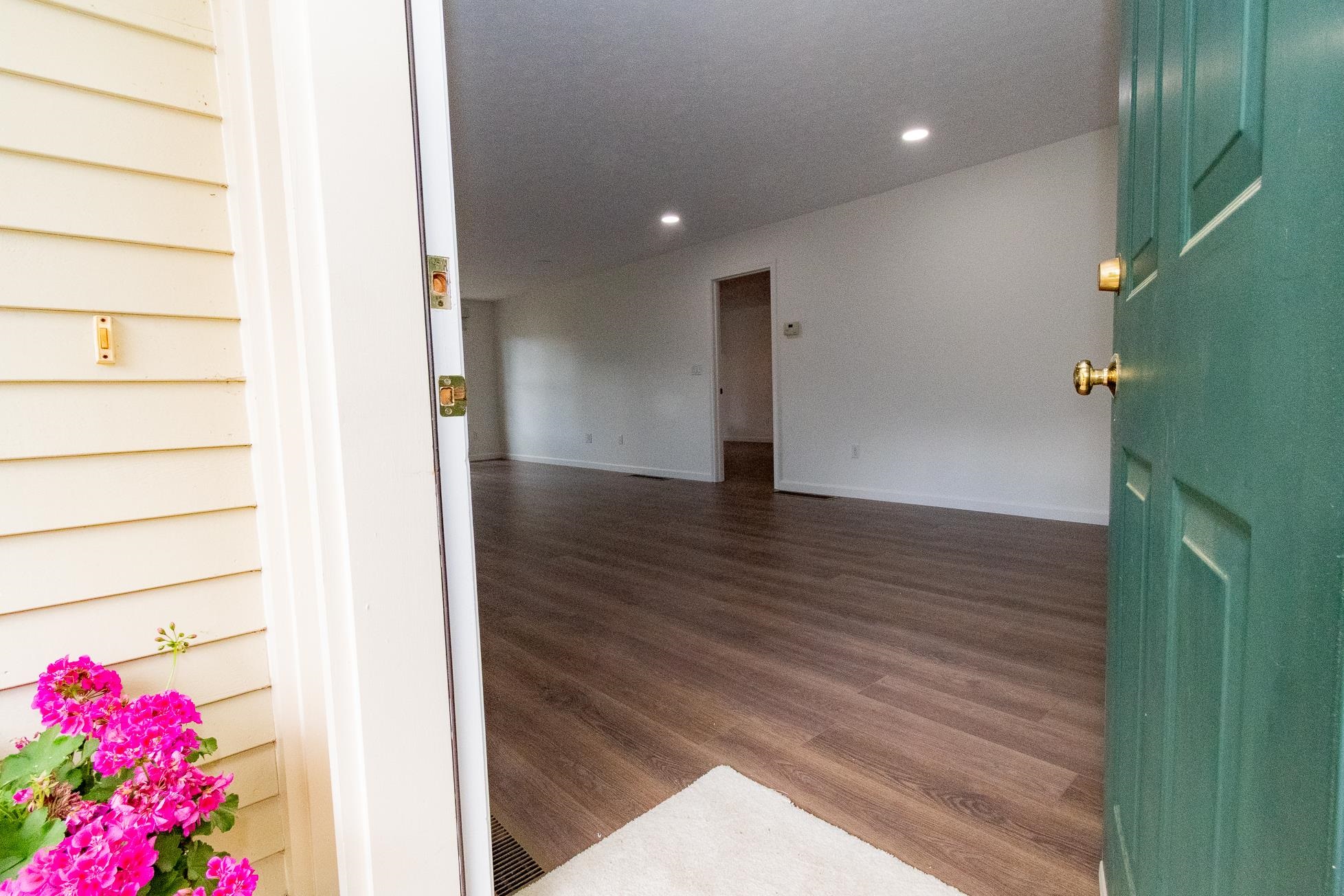 7 St Andrews Dr, Bedford, NH 03110