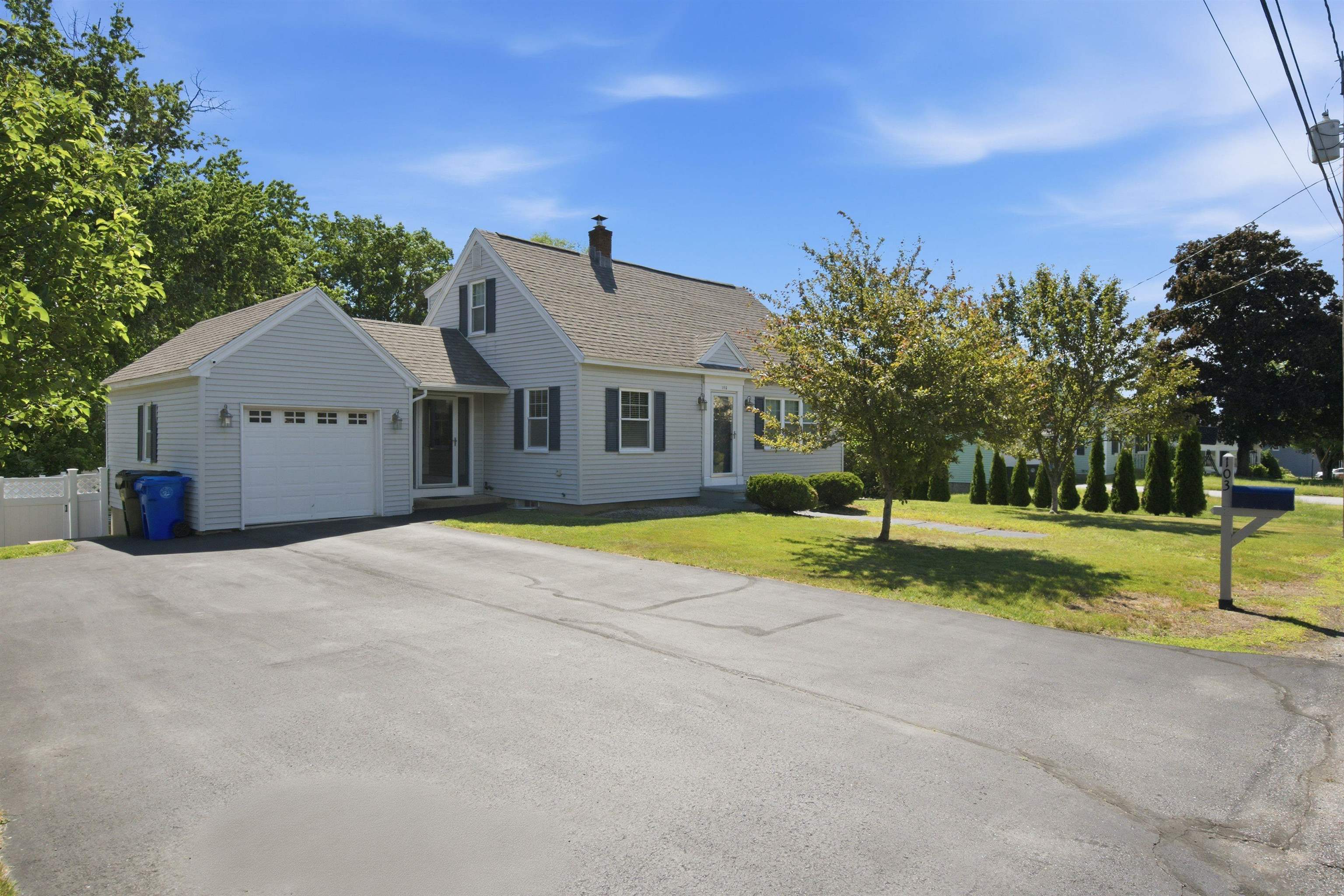 103 Broadway Ave, Manchester, NH 03104