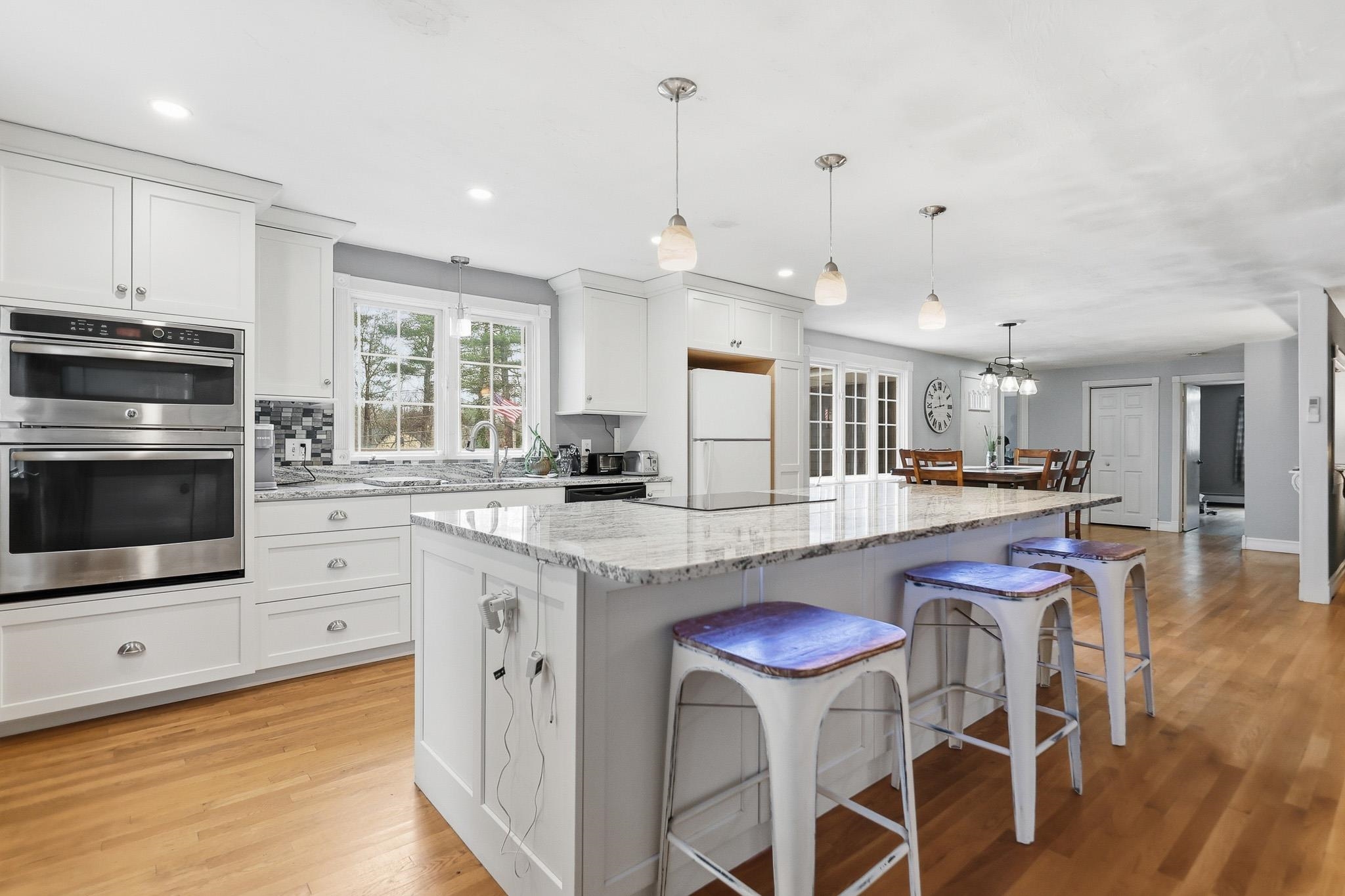 773 Mammoth Rd, Pelham, NH 03076