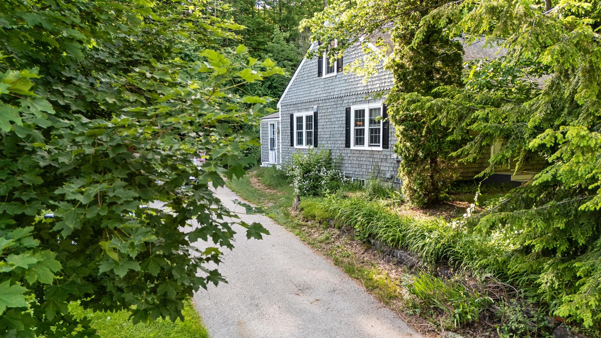 24 Wilder St, Peterborough, NH 03458