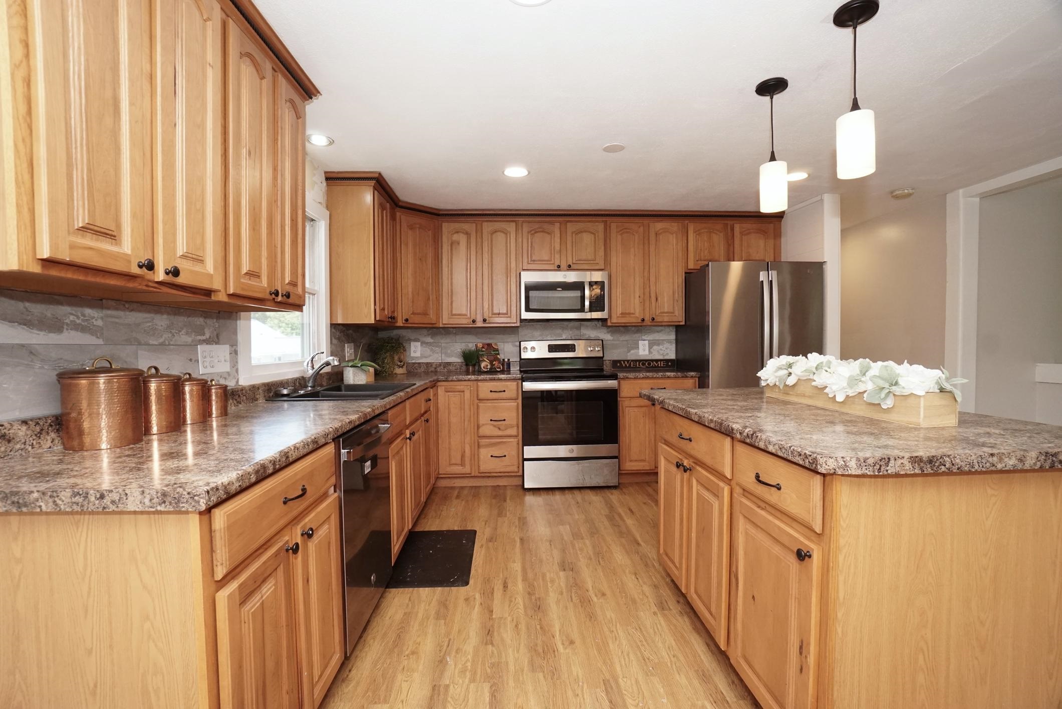20 Ayer Cir, Seabrook, NH 03874
