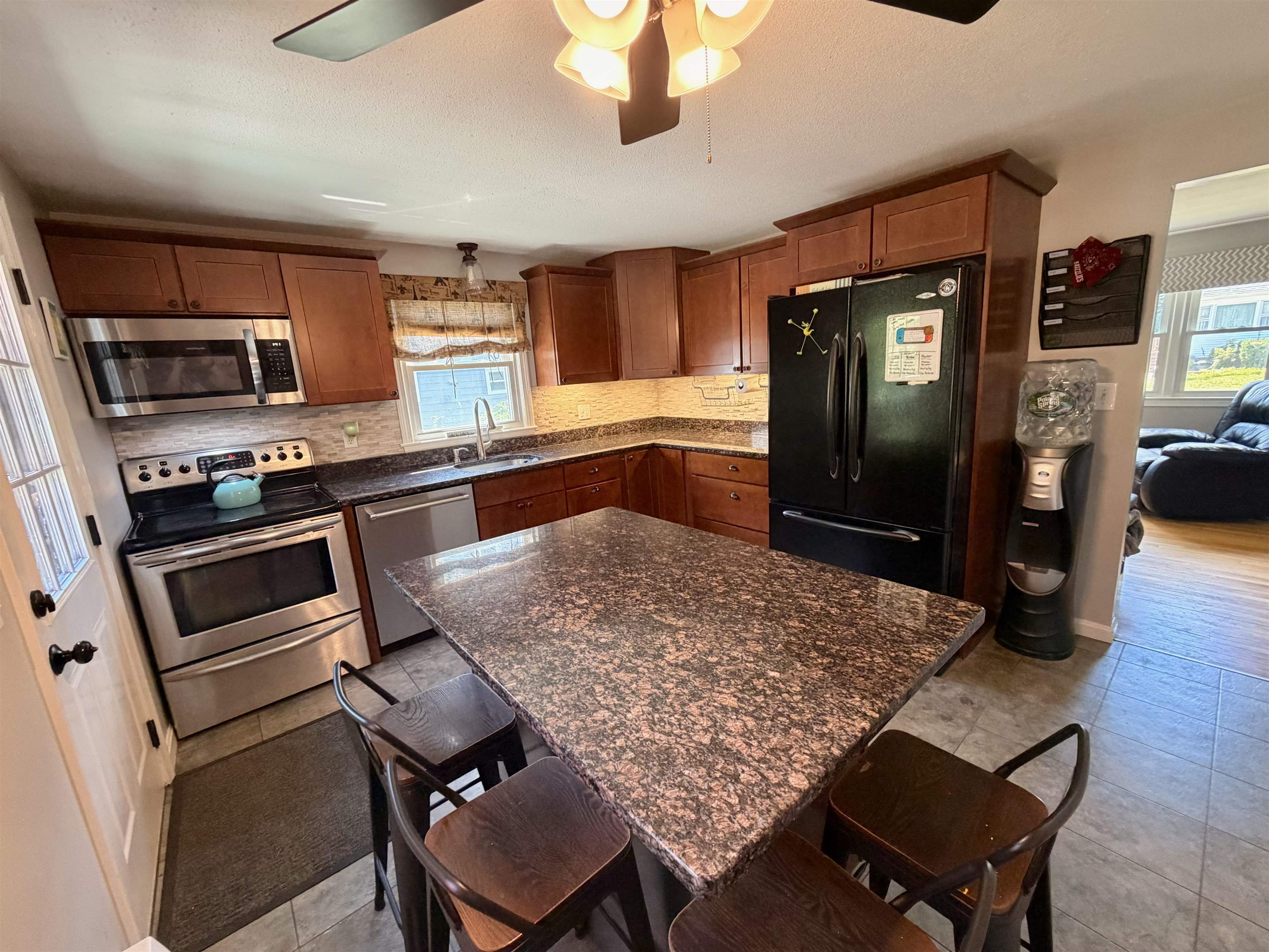 121 Michigan Ave, Manchester, NH 03104