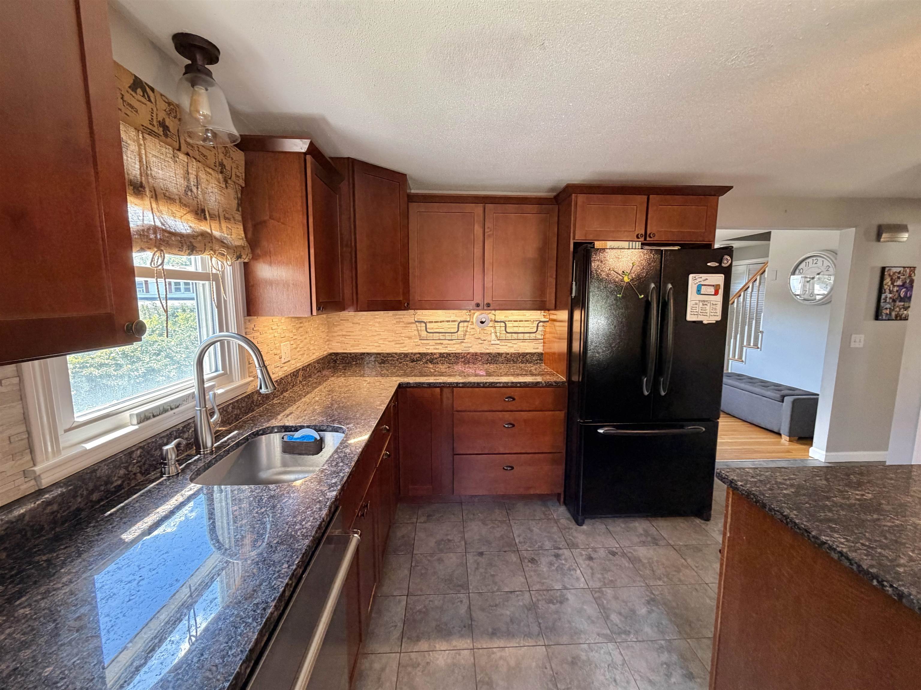 121 Michigan Ave, Manchester, NH 03104