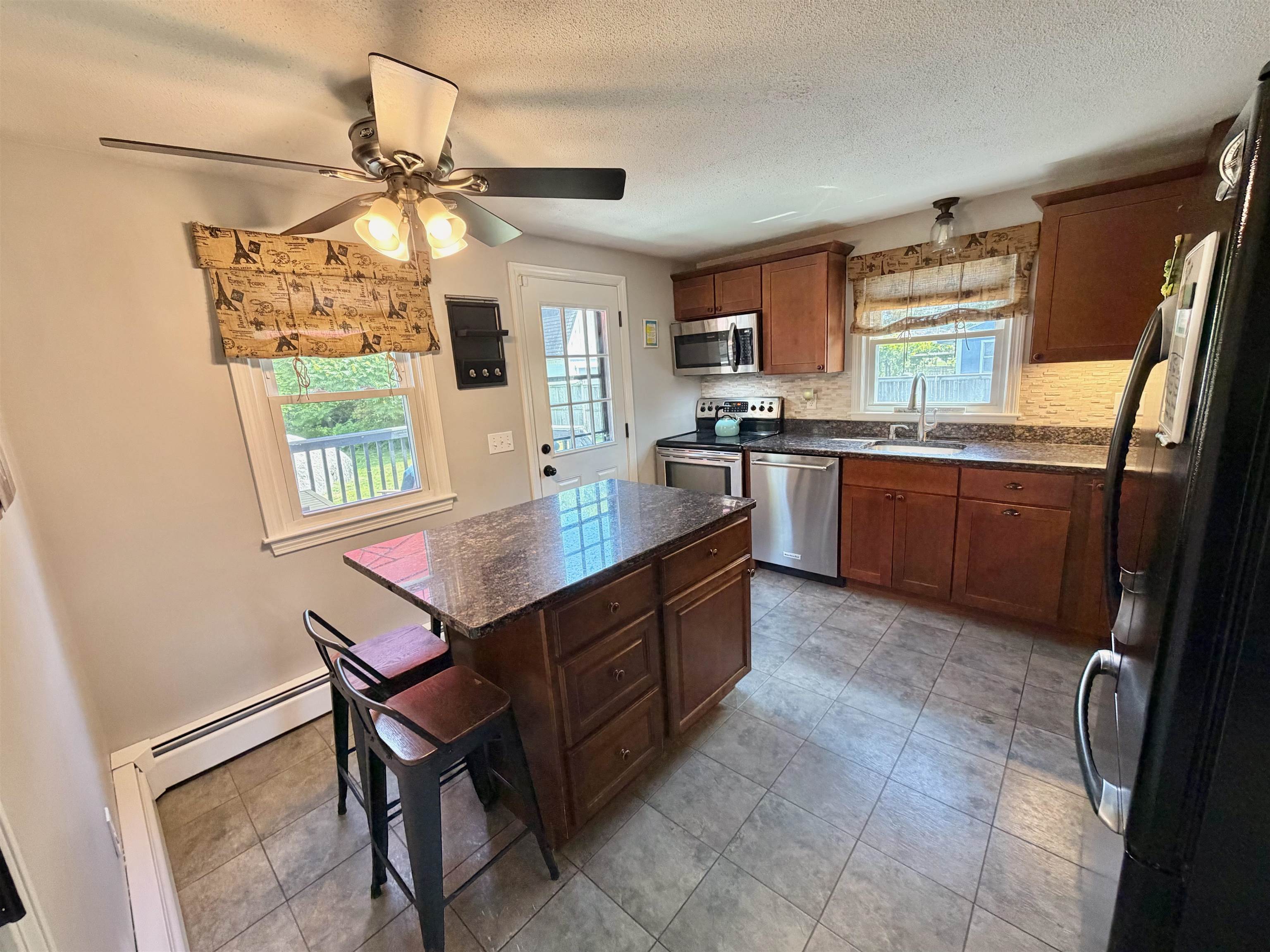 121 Michigan Ave, Manchester, NH 03104
