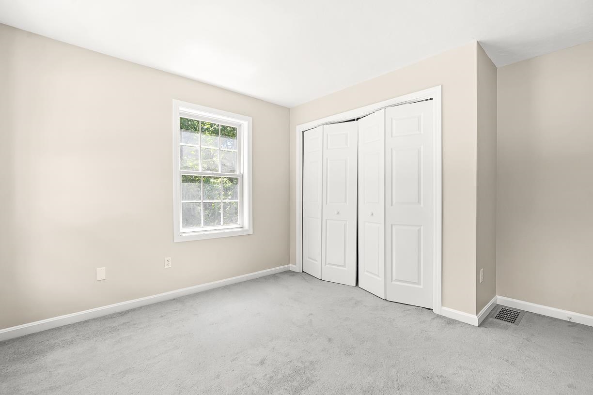 105 Wyndridge Cir, Pelham, NH 03076