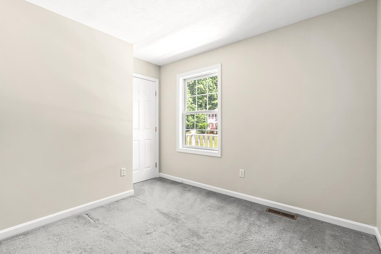 105 Wyndridge Cir, Pelham, NH 03076