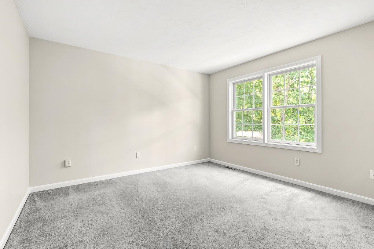 105 Wyndridge Cir, Pelham, NH 03076