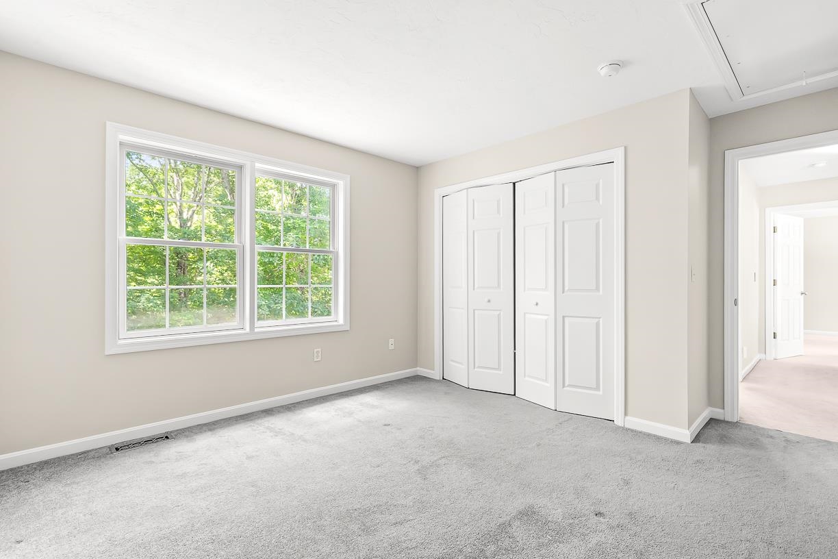 105 Wyndridge Cir, Pelham, NH 03076