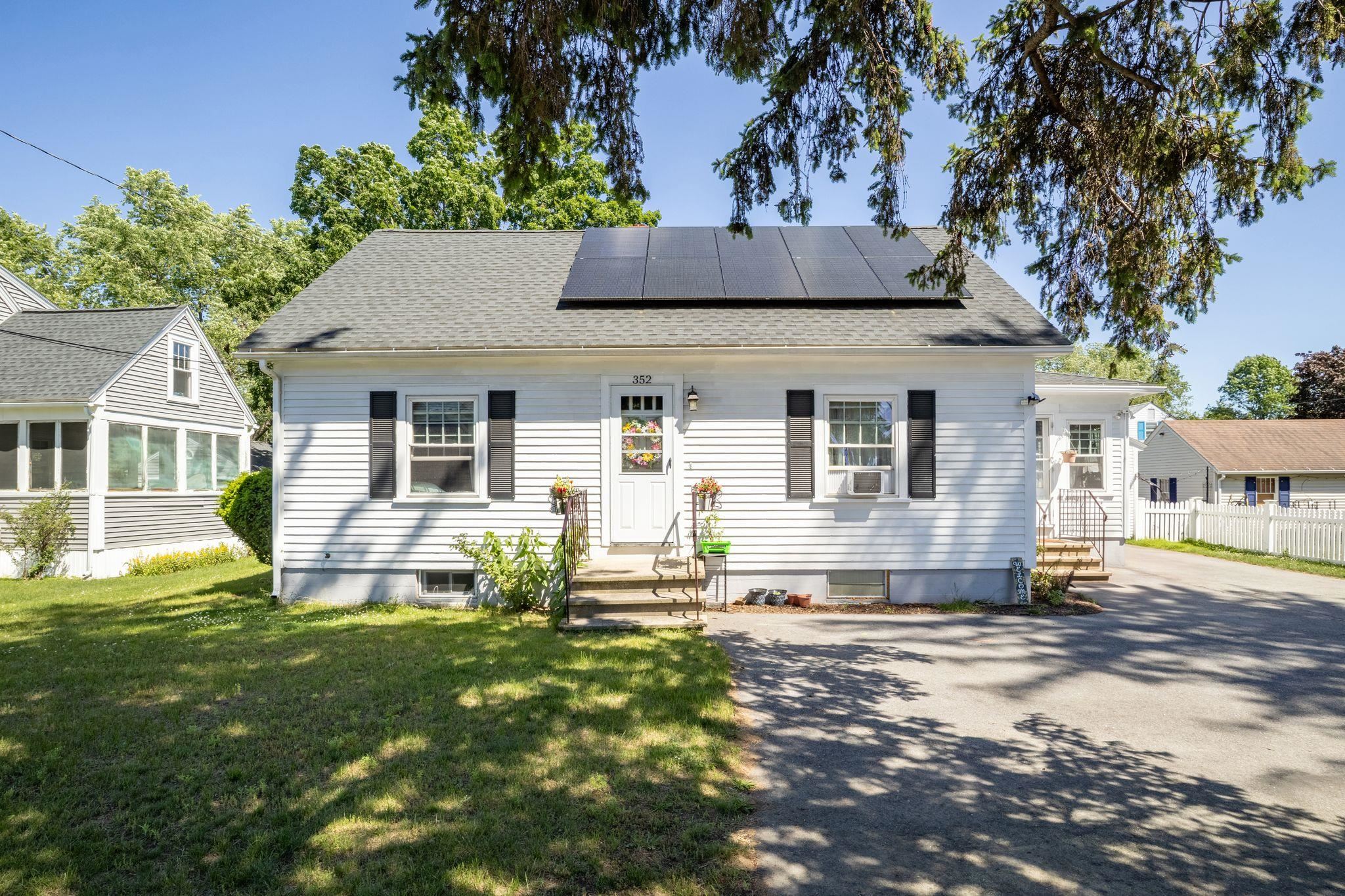 352 High St, Somersworth, NH 03878