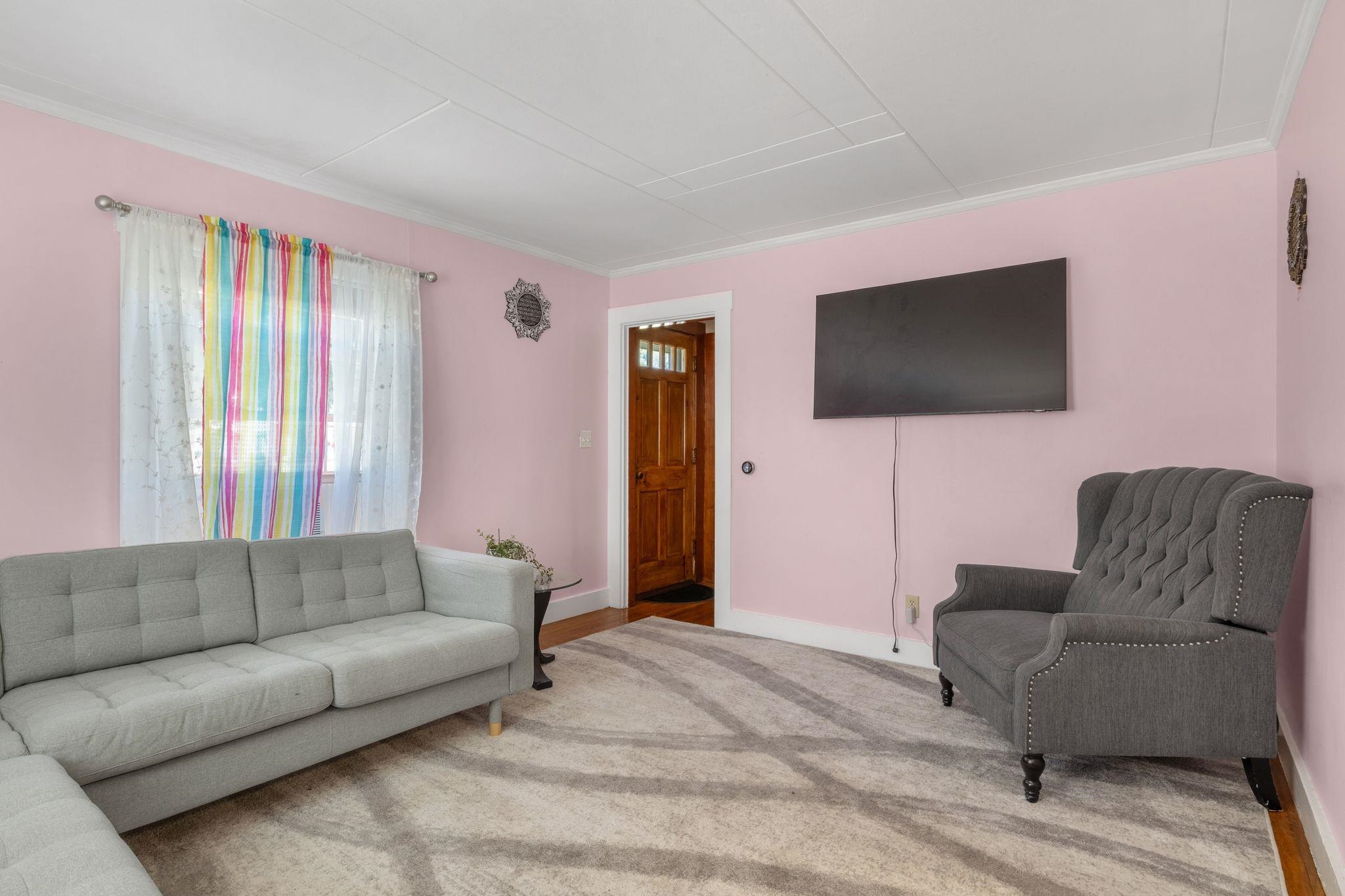 352 High St, Somersworth, NH 03878