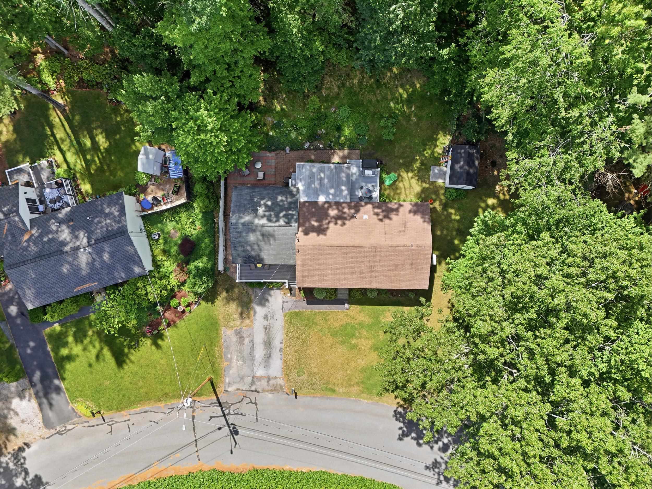 60 Trestle Brook Dr, Nashua, NH 03062
