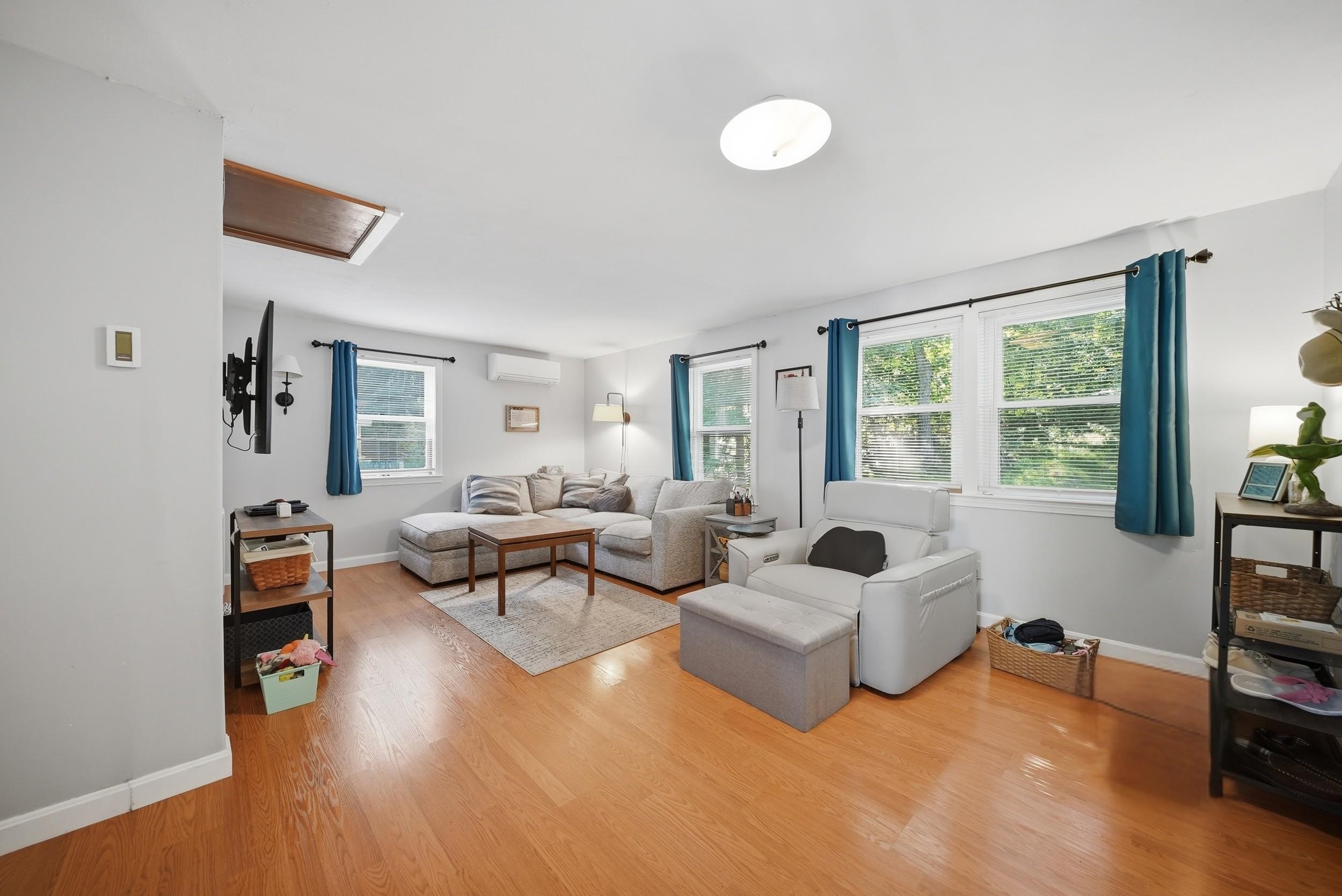 60 Trestle Brook Dr, Nashua, NH 03062