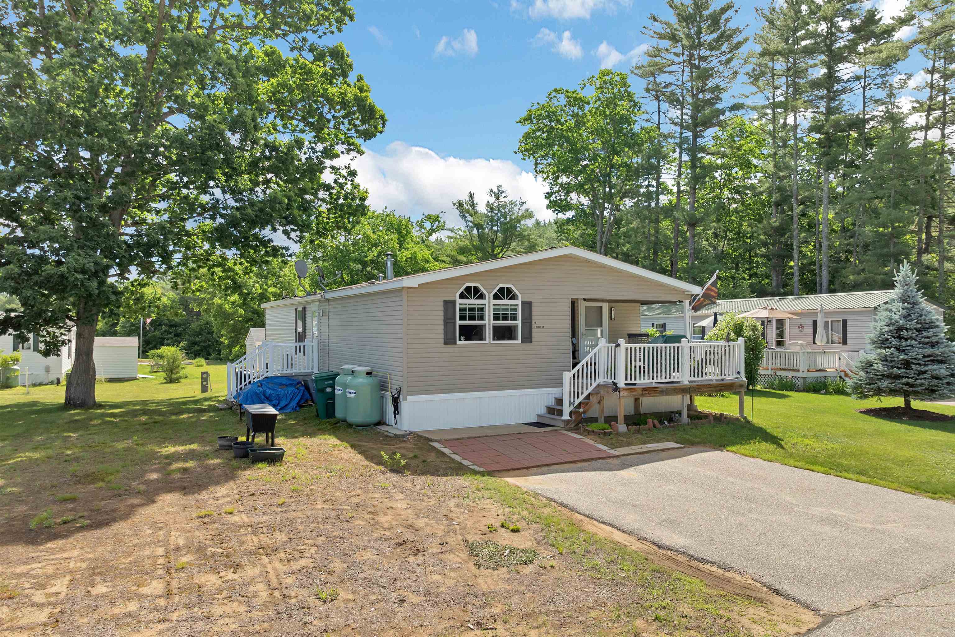 41 Circle Dr, Belmont, NH 03220