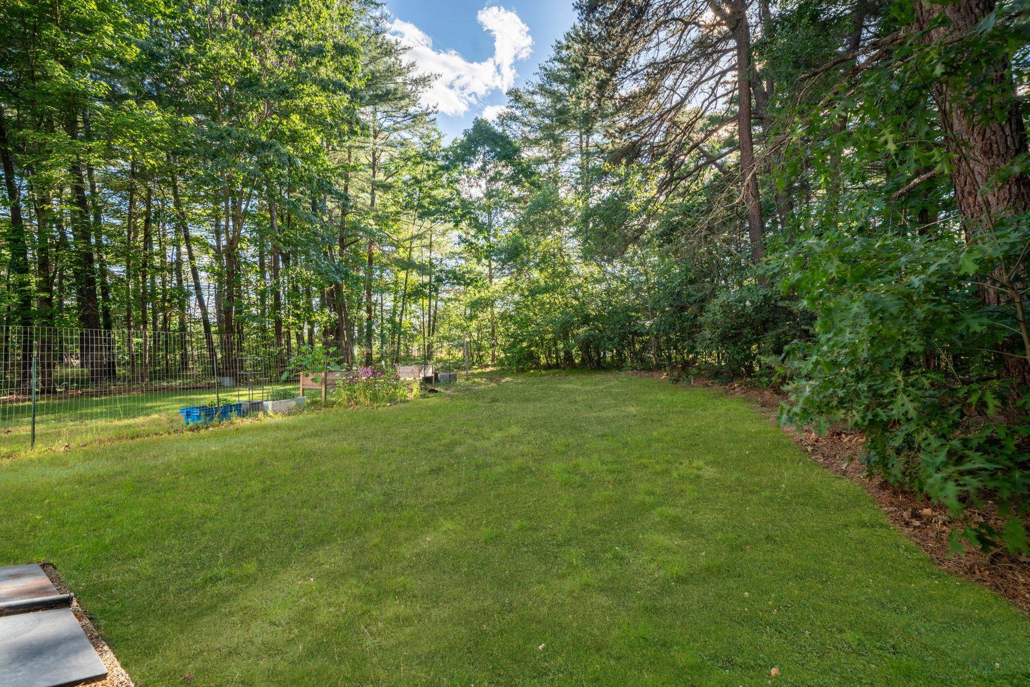 9 Cub Cir #12, Amherst, NH 03031
