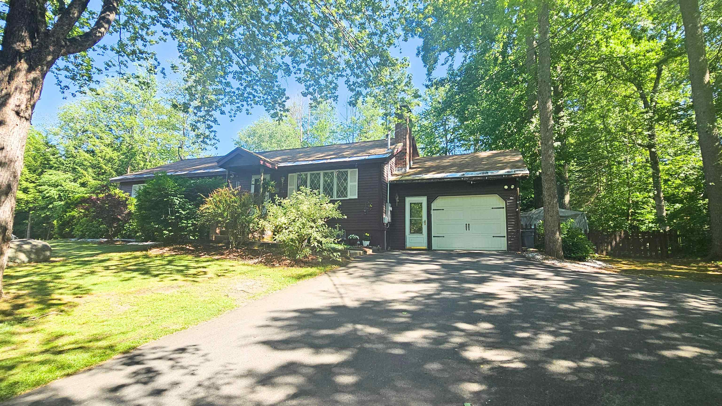 45 Ledgewood Rd, Claremont, NH 03743