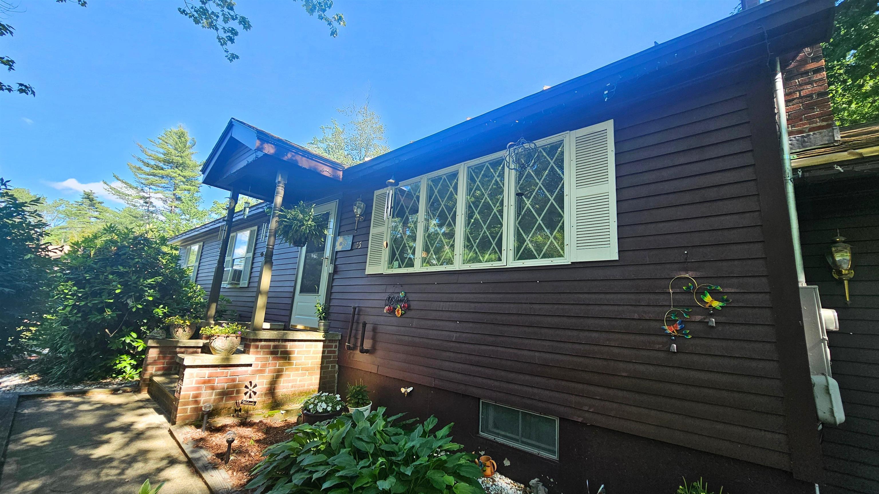 45 Ledgewood Rd, Claremont, NH 03743