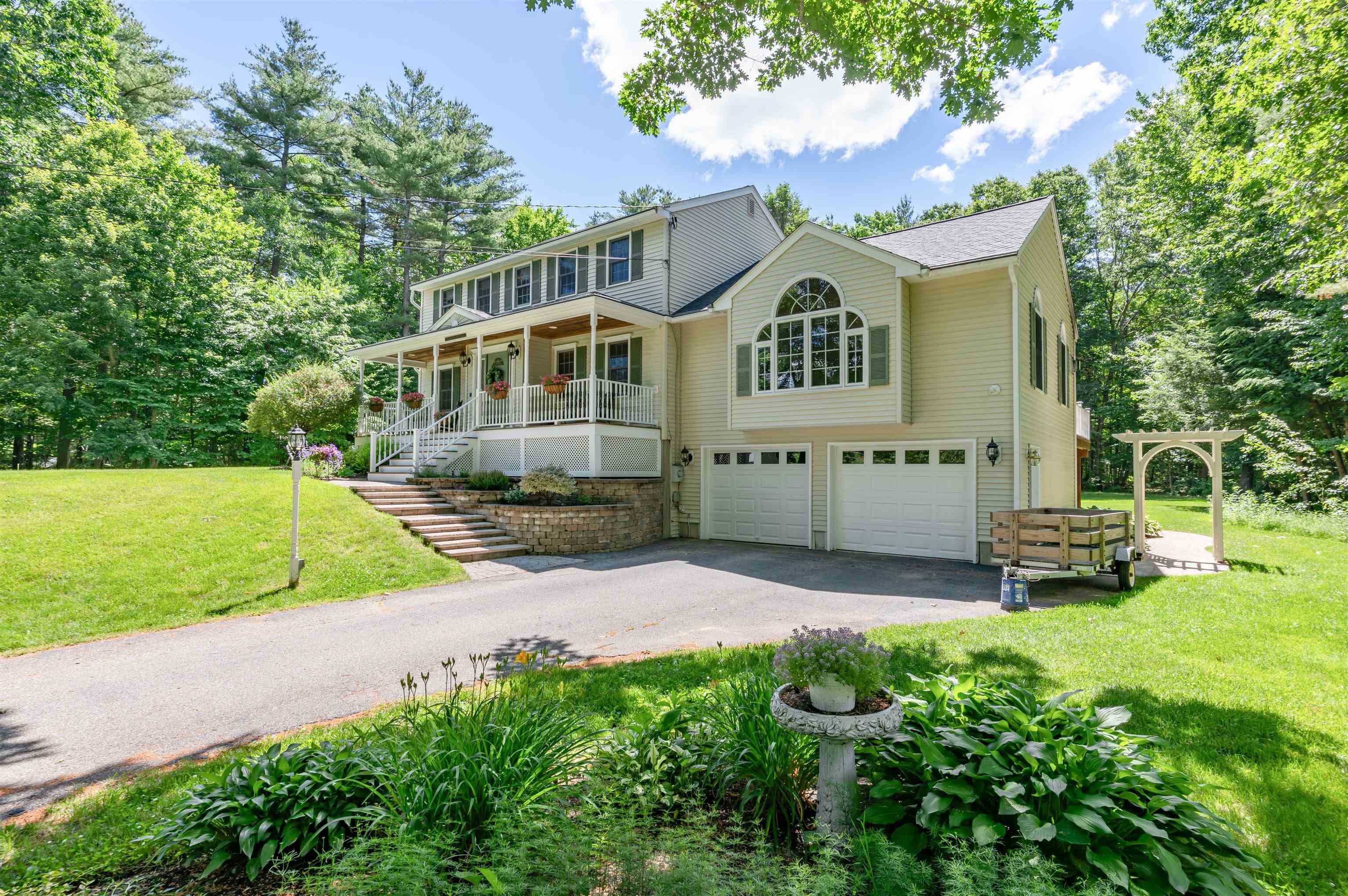 32 Kristin Dr, Derry, NH 03038