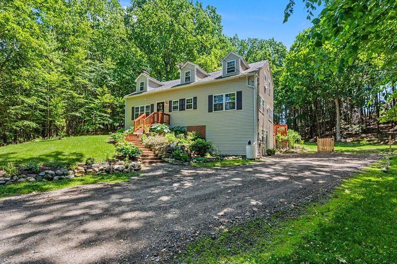 58 Heath St, Newton, NH 03858
