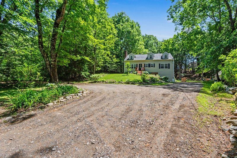 58 Heath St, Newton, NH 03858
