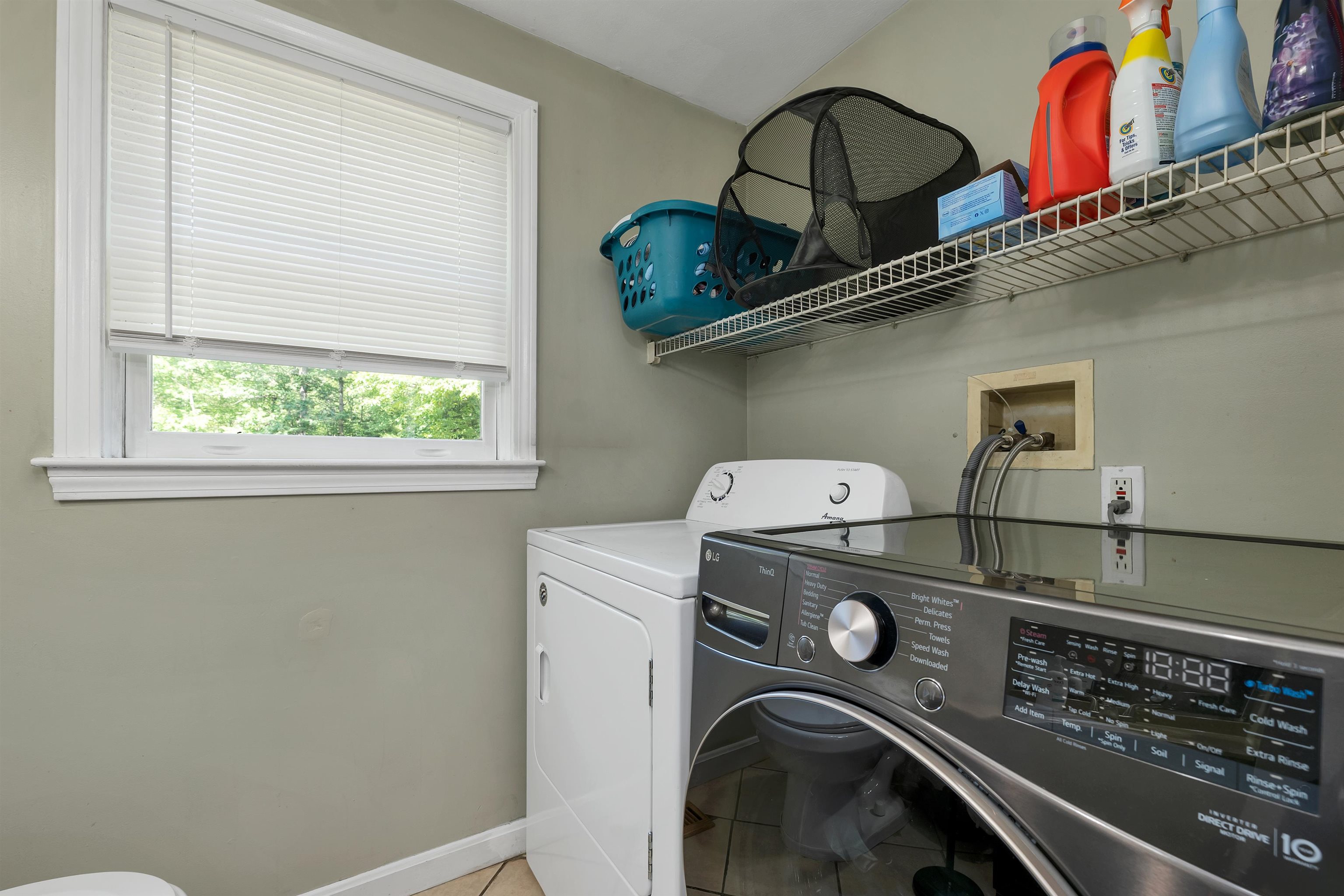 30 Brickyard Dr, Litchfield, NH 03052