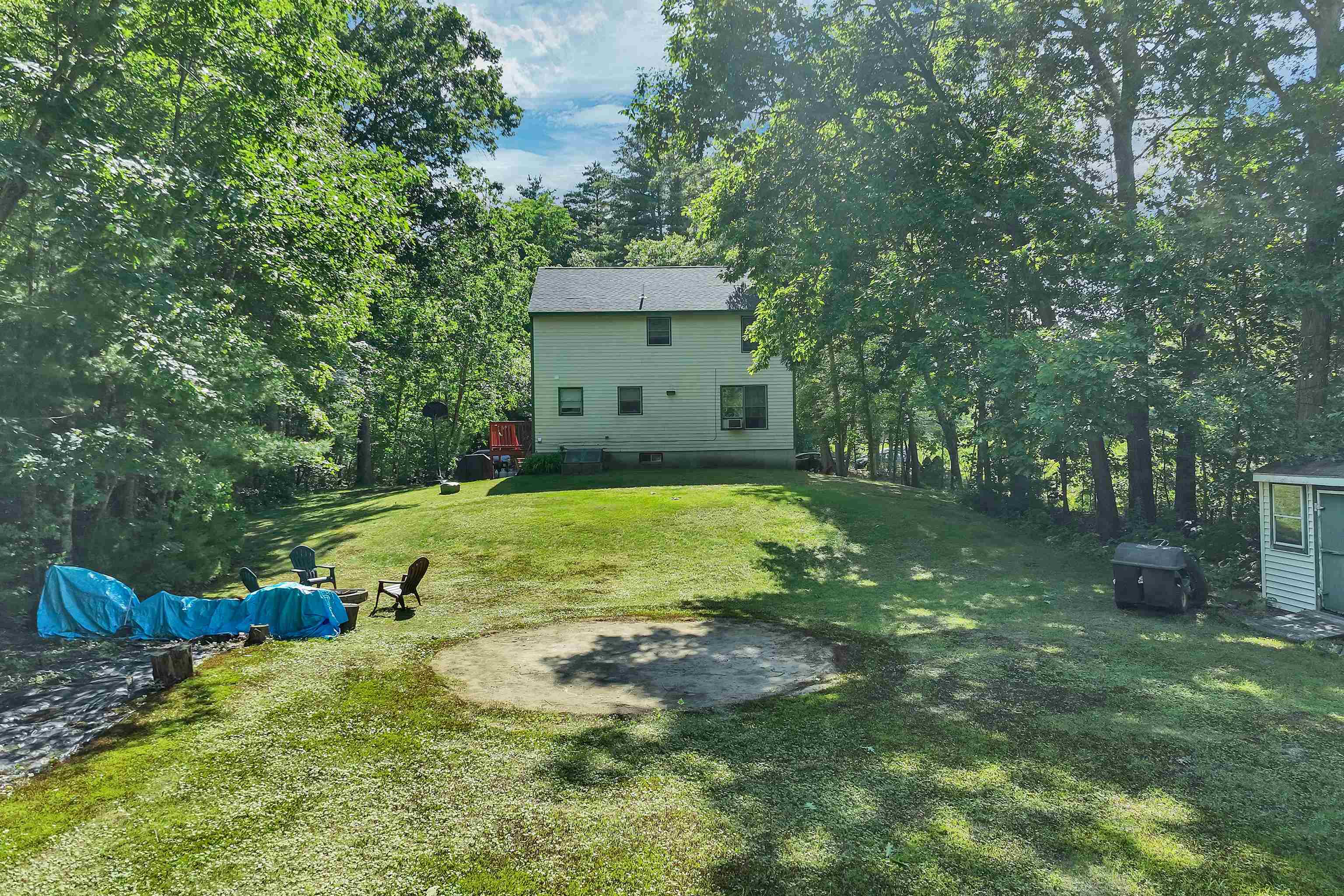 30 Brickyard Dr, Litchfield, NH 03052