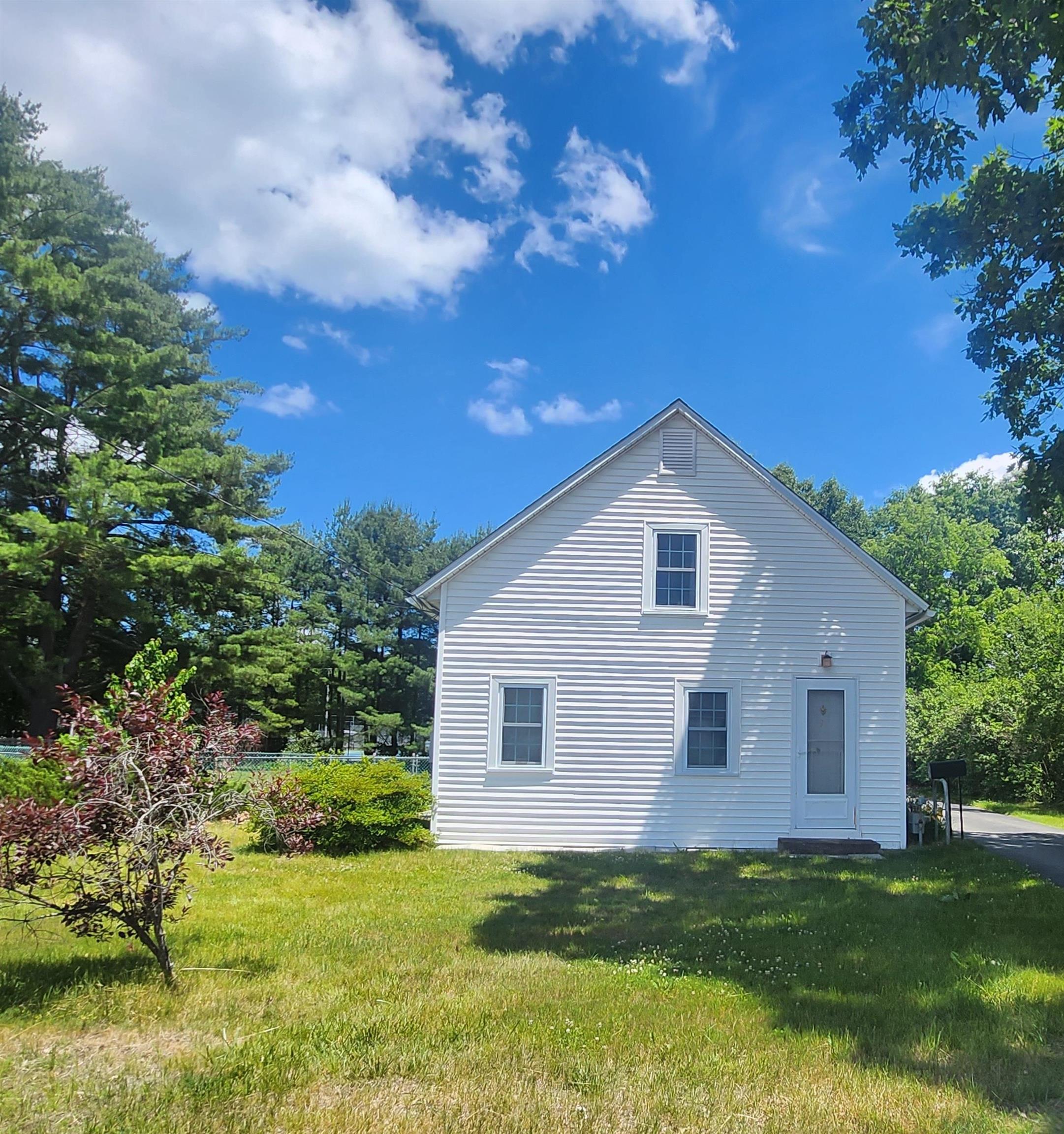 91 Community Dr, Concord, NH 03303