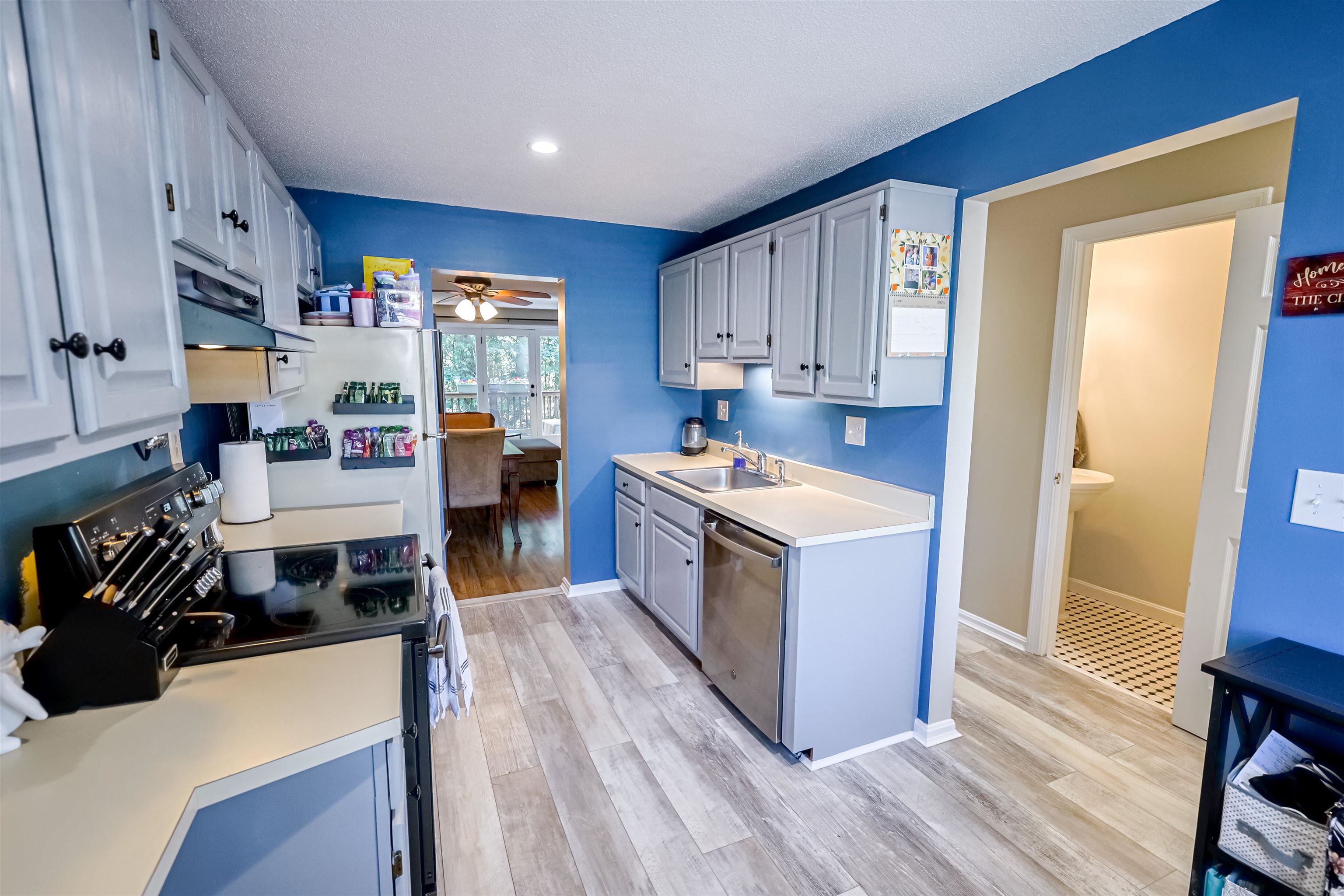 204 Bartemus Trl #47, Nashua, NH 03063